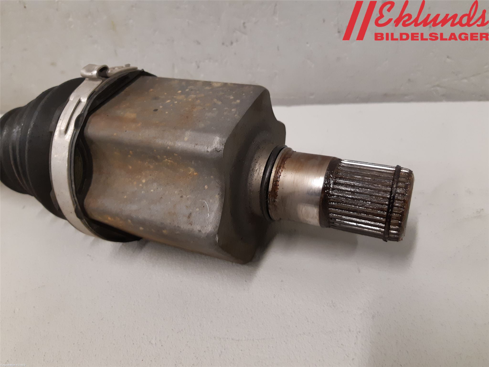 Seat TARRACO 19- Drivaxel Fram Vänster