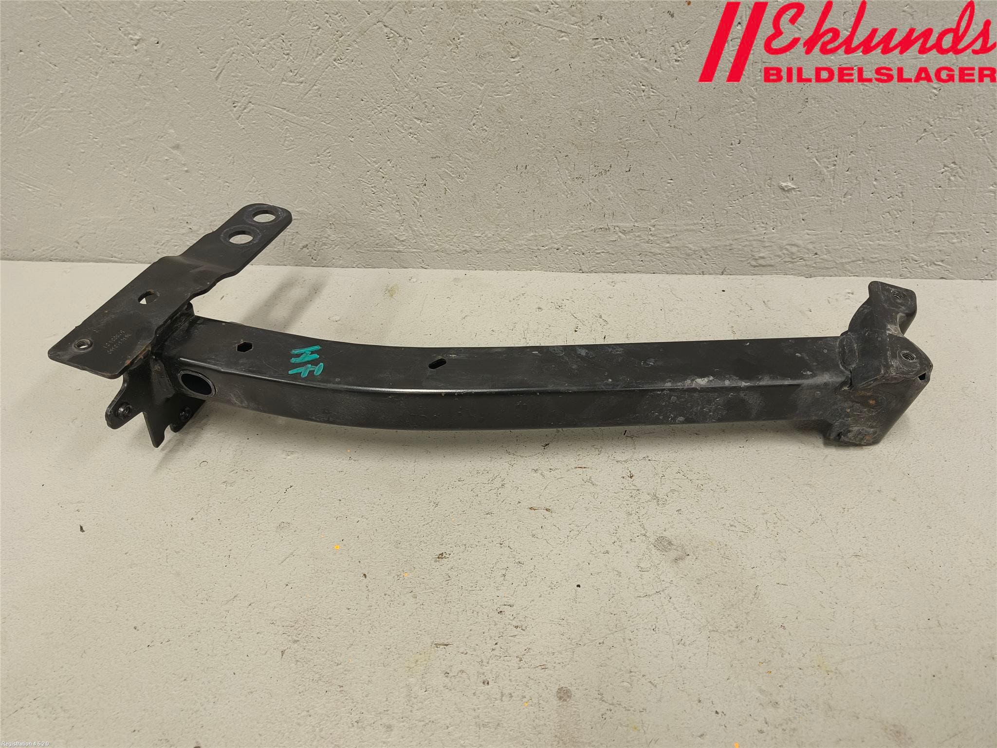 Peugeot 2008/E-2008 20- Framvagnsbalk