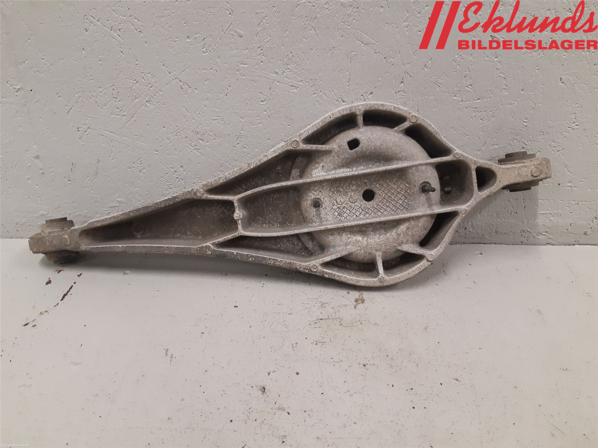 Volvo V70 14-16 Bärarm Bak Vänster