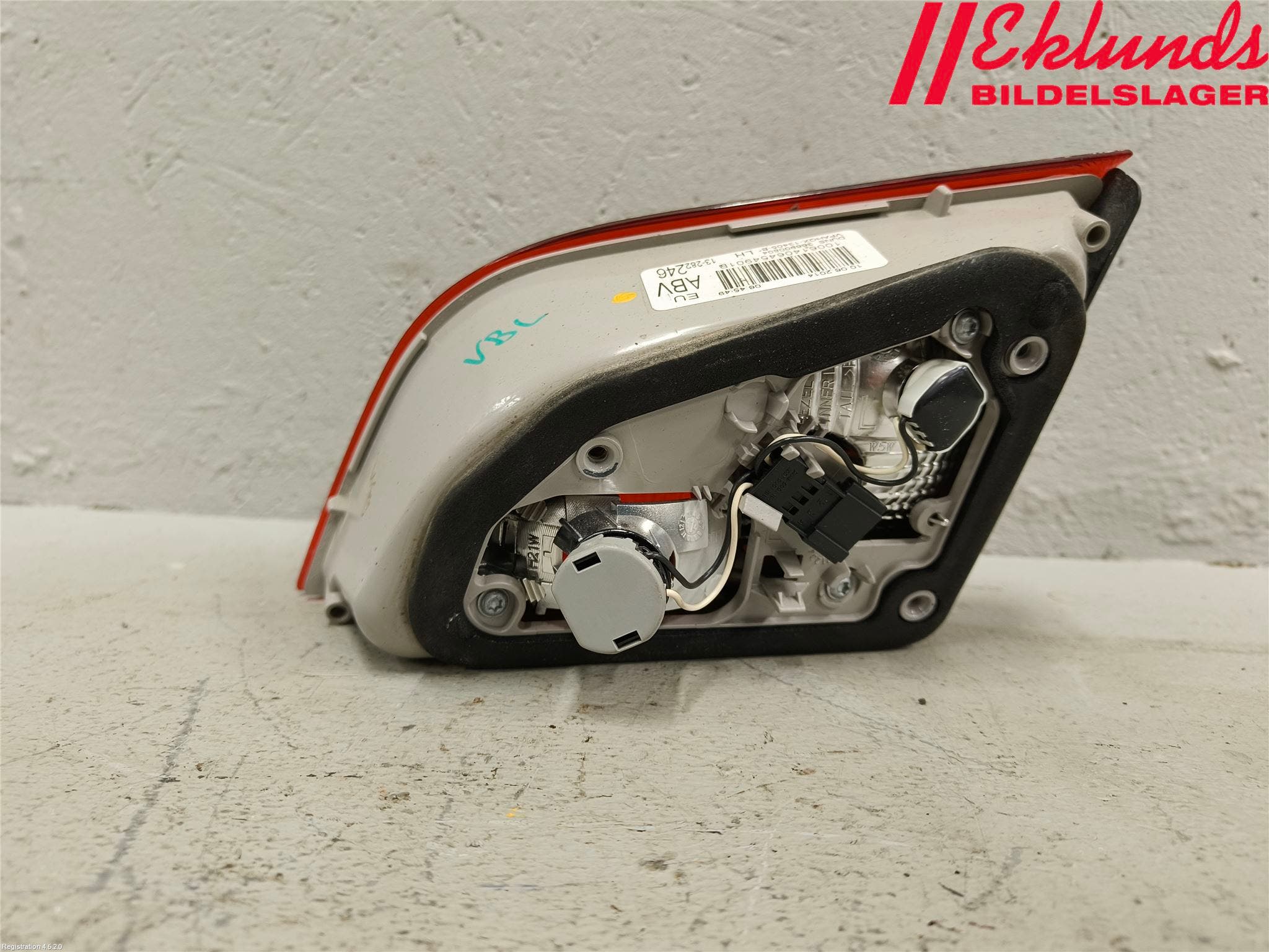 Opel ASTRA J 10-15 Bakljus Lucka Vä