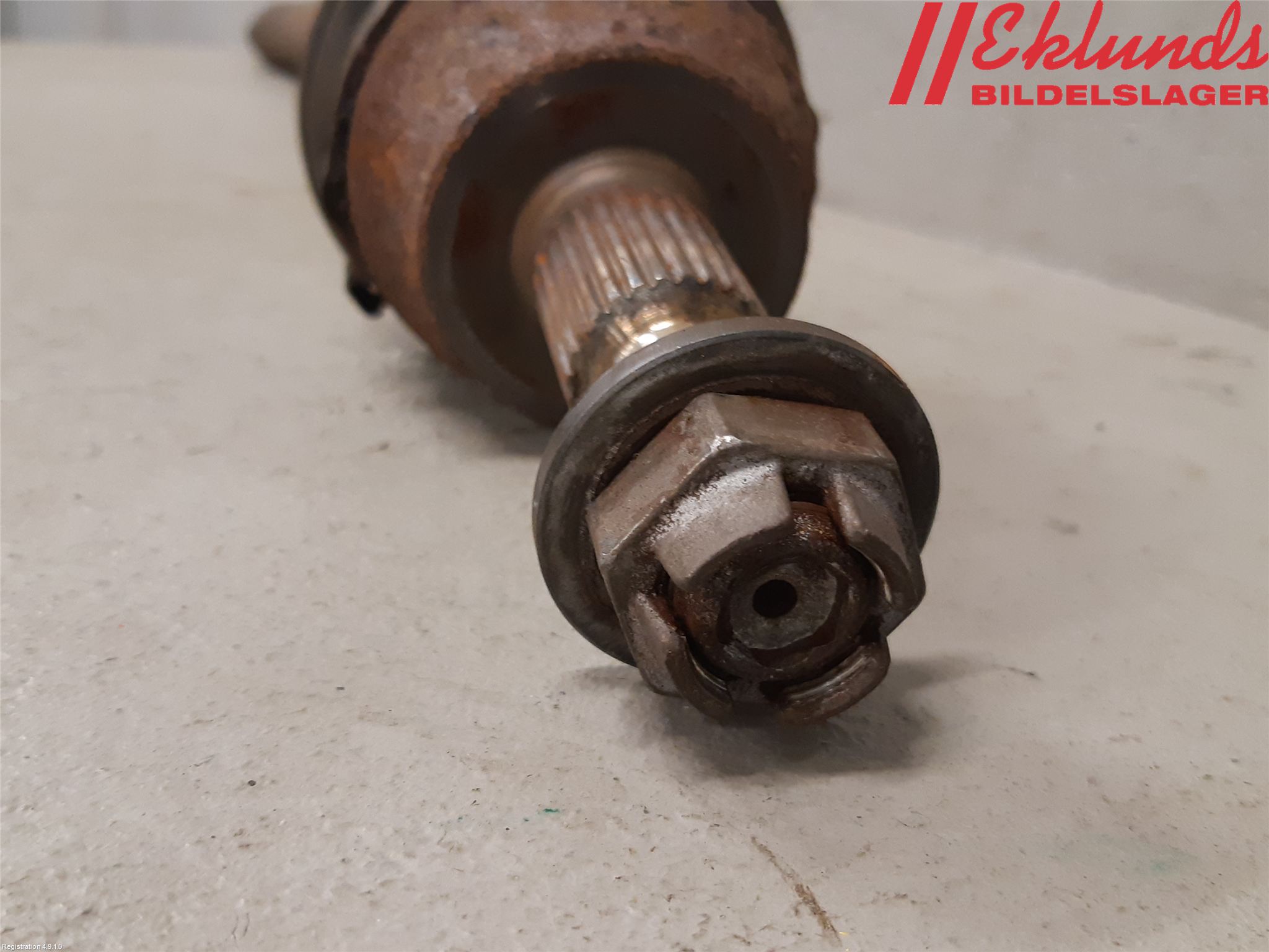 Ford FOCUS 15-18 Drivaxel Fram Höger