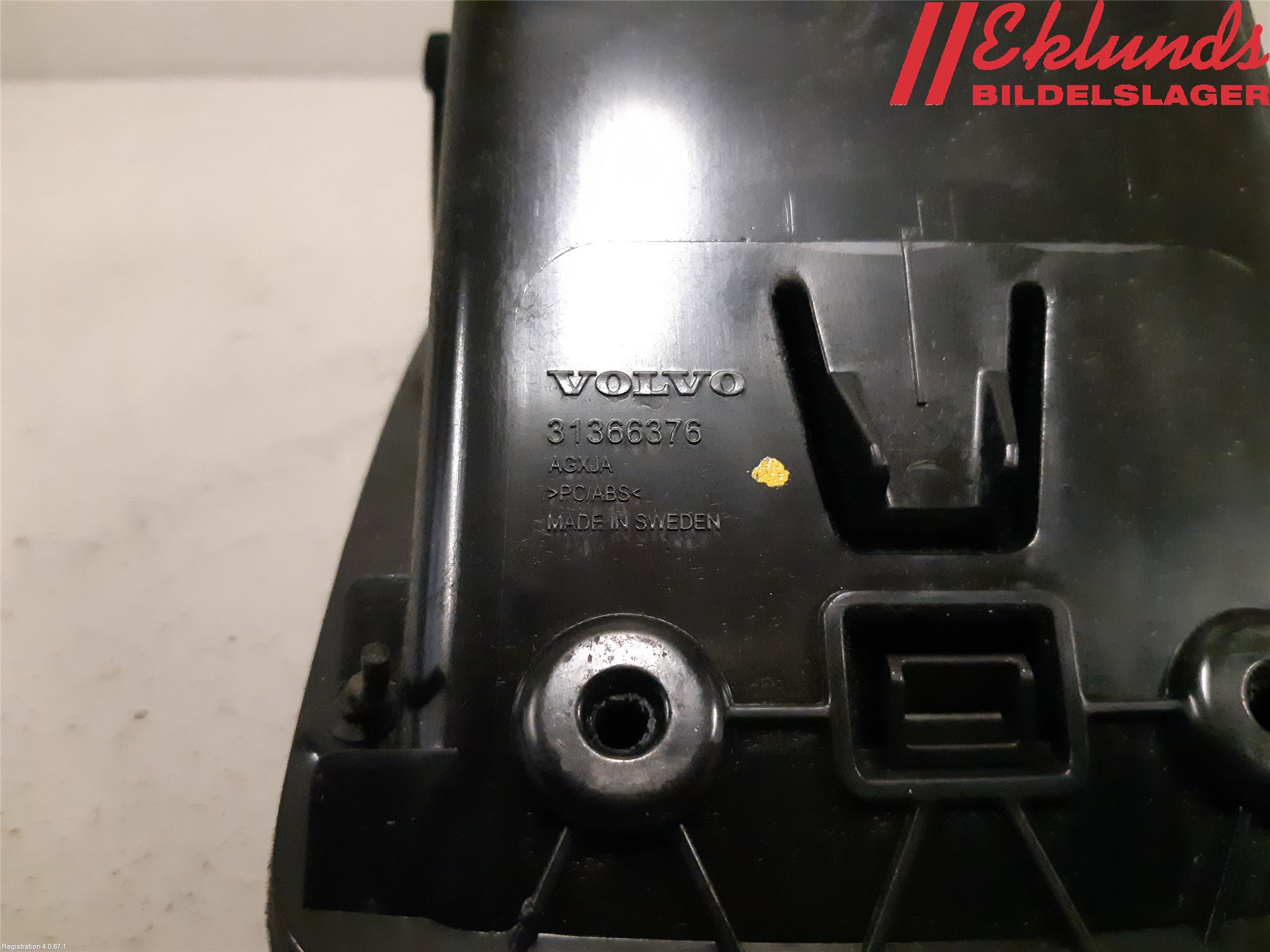 Volvo XC90/RECHARGE 16- Instrumentbräda Förvaringsfack