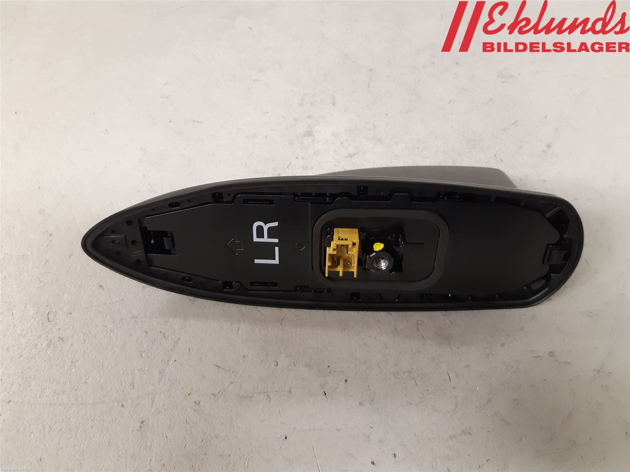 Toyota YARIS CROSS XP21 21- Antenn El