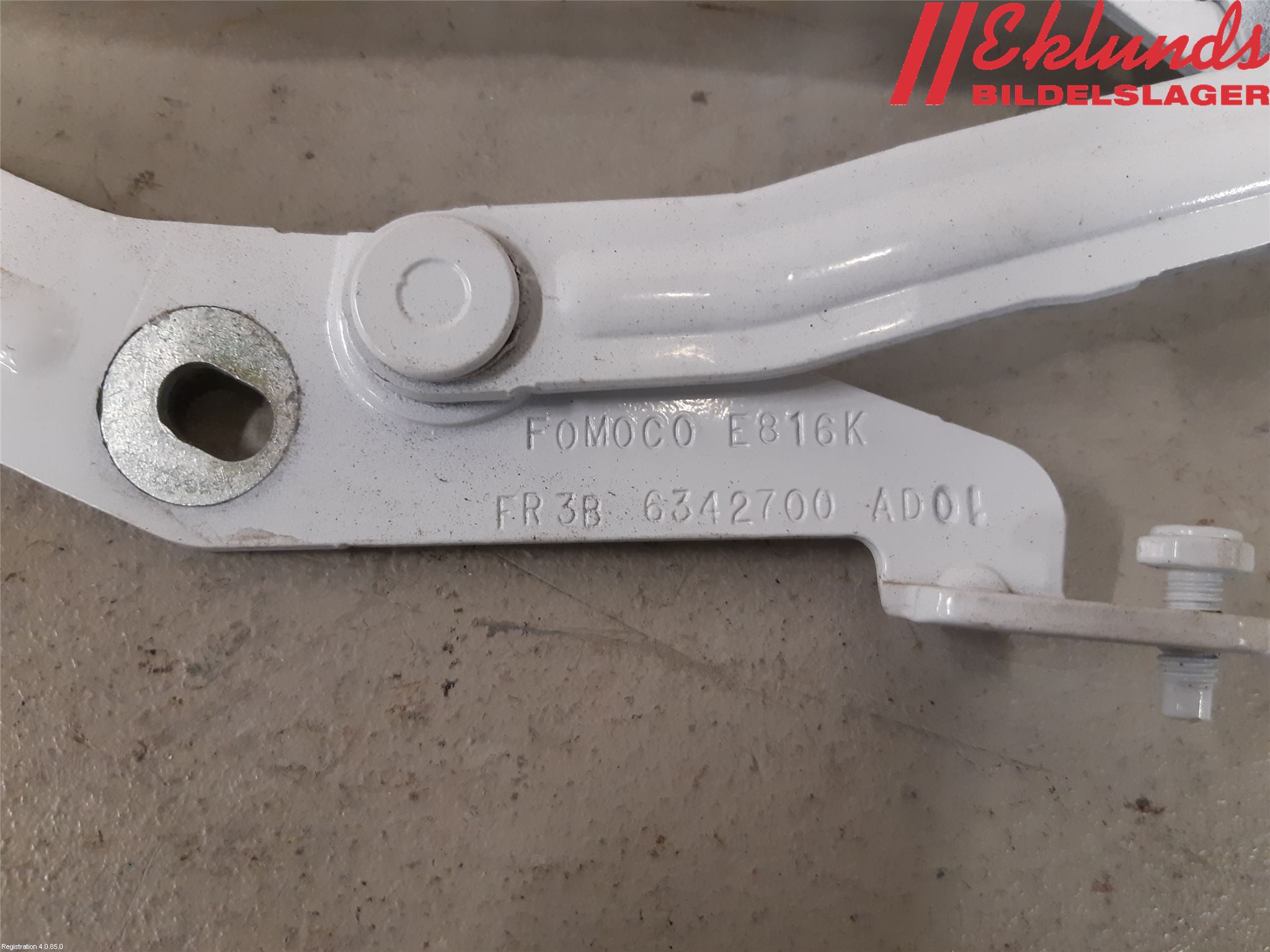 Ford MUSTANG VI 15-22 Bakluckegångjärn Hö
