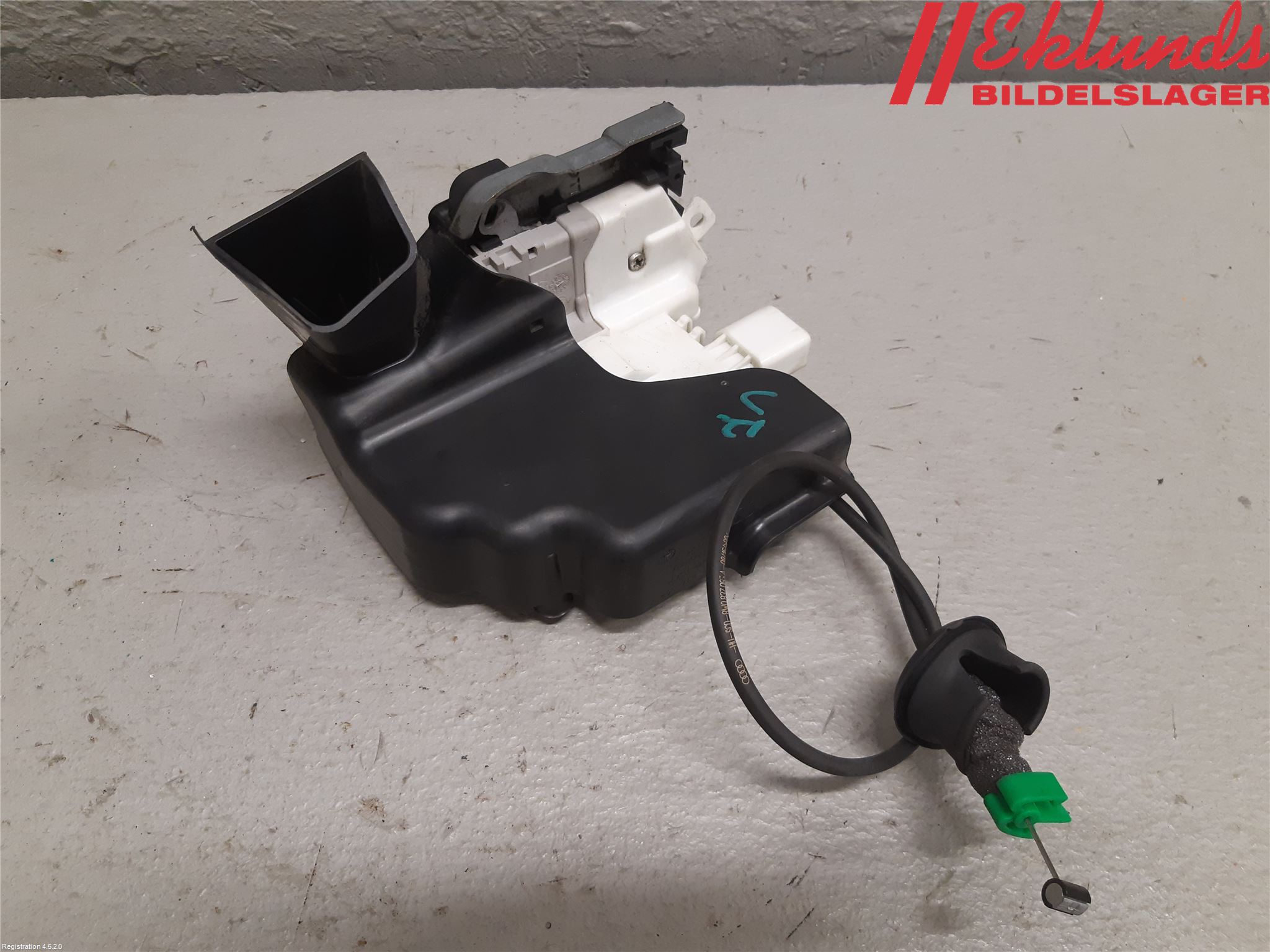 Audi A4/S4 B9 16-19 Låskista-Dörrlås