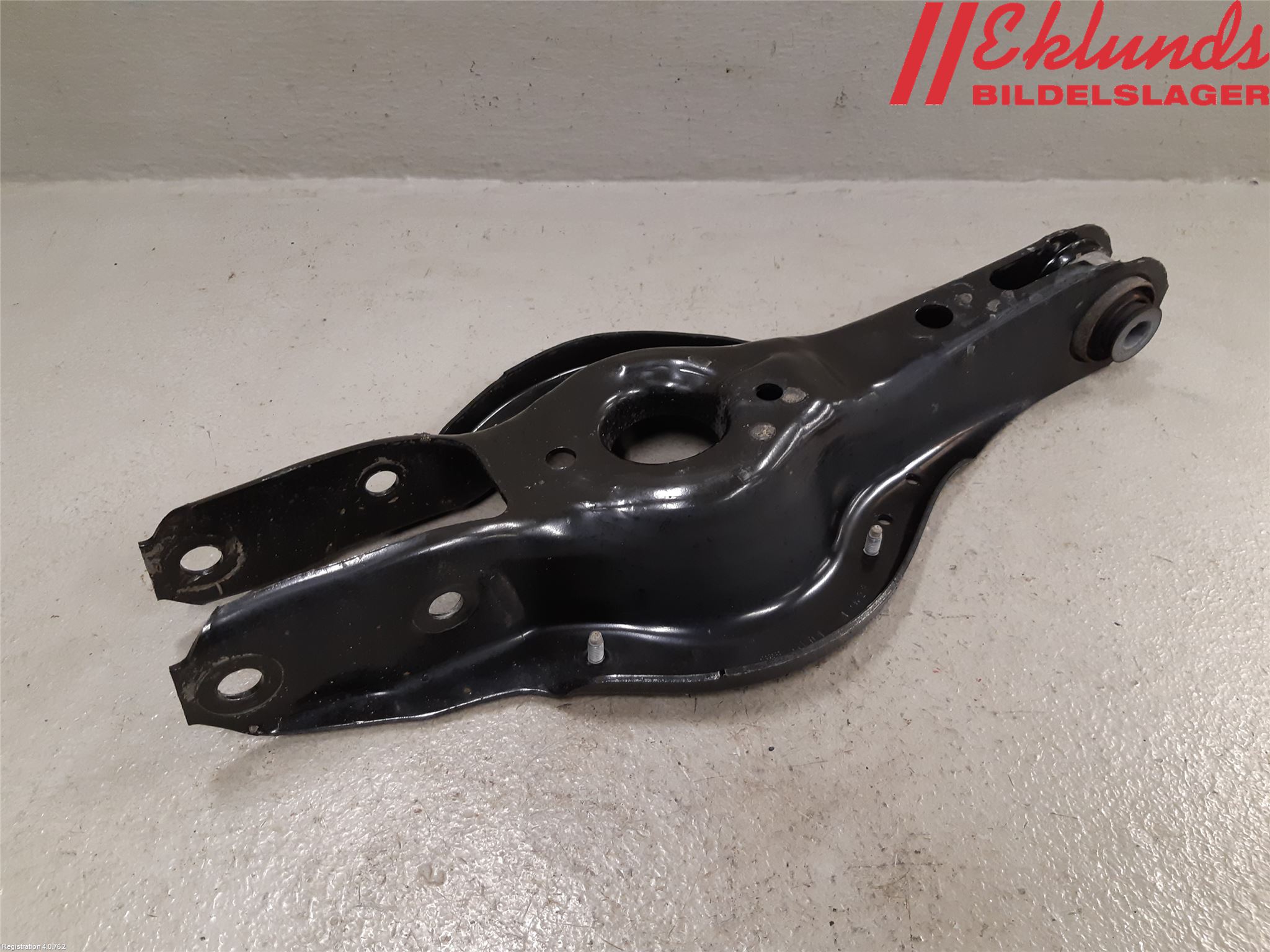 BMW 3 F30/F31/F80 12-19 Bärarm Bak Höger
