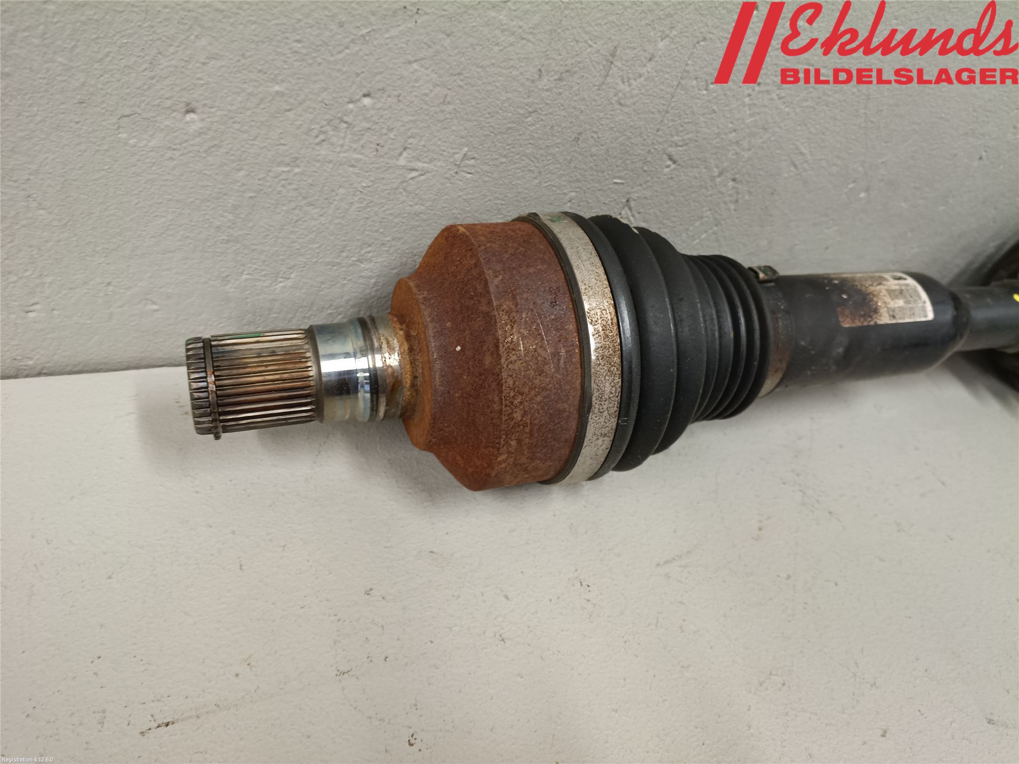 Volvo XC90 07-14 Drivaxel Fram Vänster