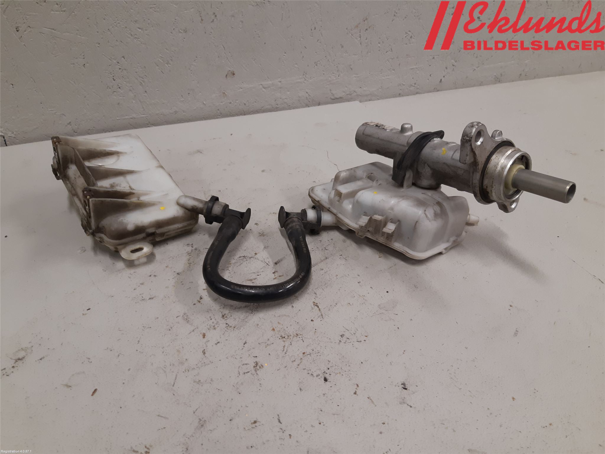 Renault TRAFIC/E-TECH 15- Bromsvätskebehållare