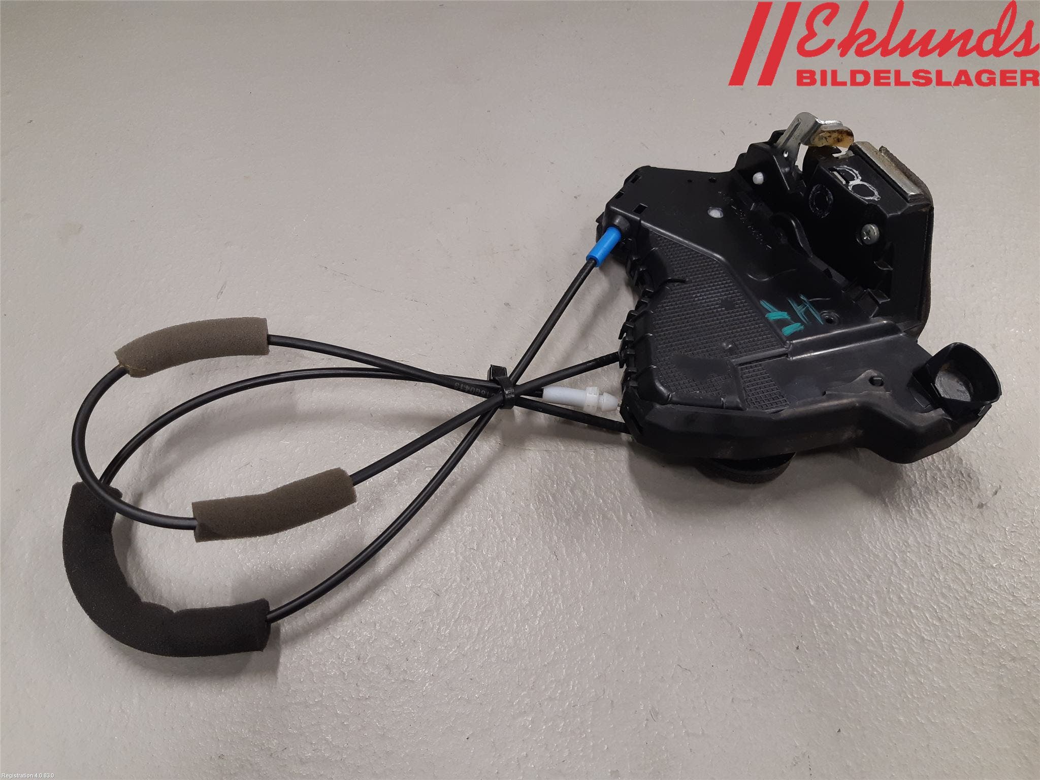 Toyota AVENSIS 16-18 Låskista-Dörrlås