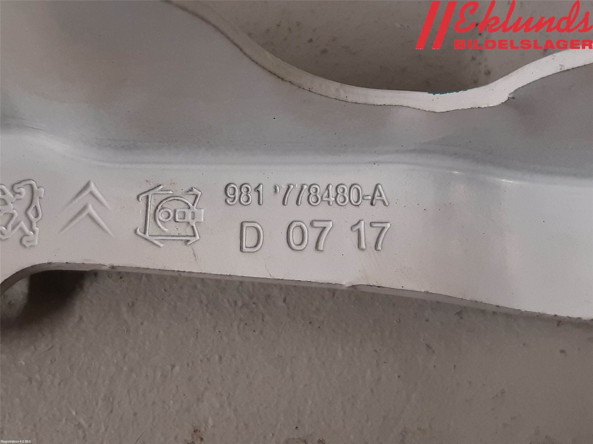 Citroen COTROEN C3 17-24 Huvgångjärn