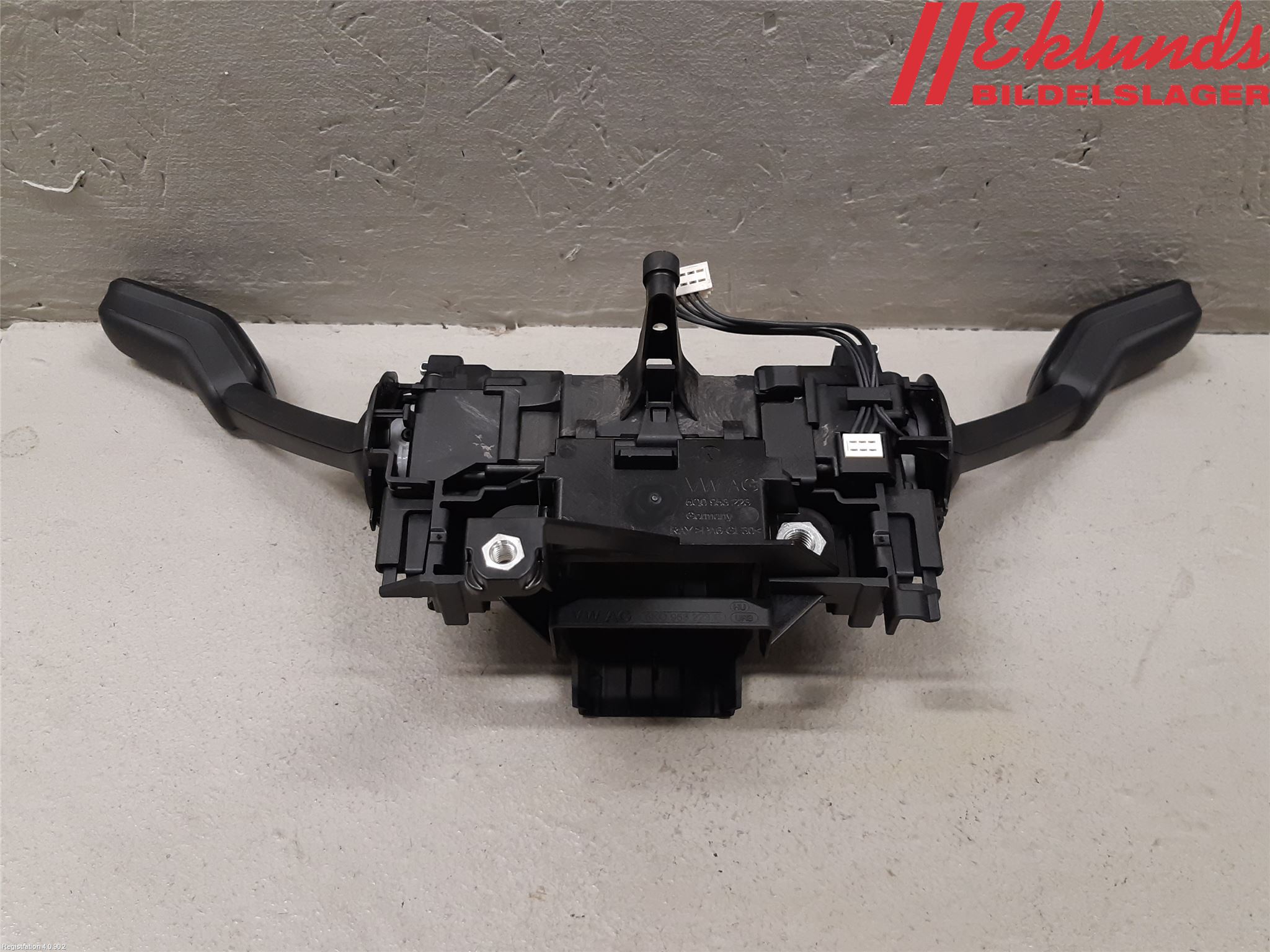 Volkswagen VW PASSAT 15-19 Spakcentral