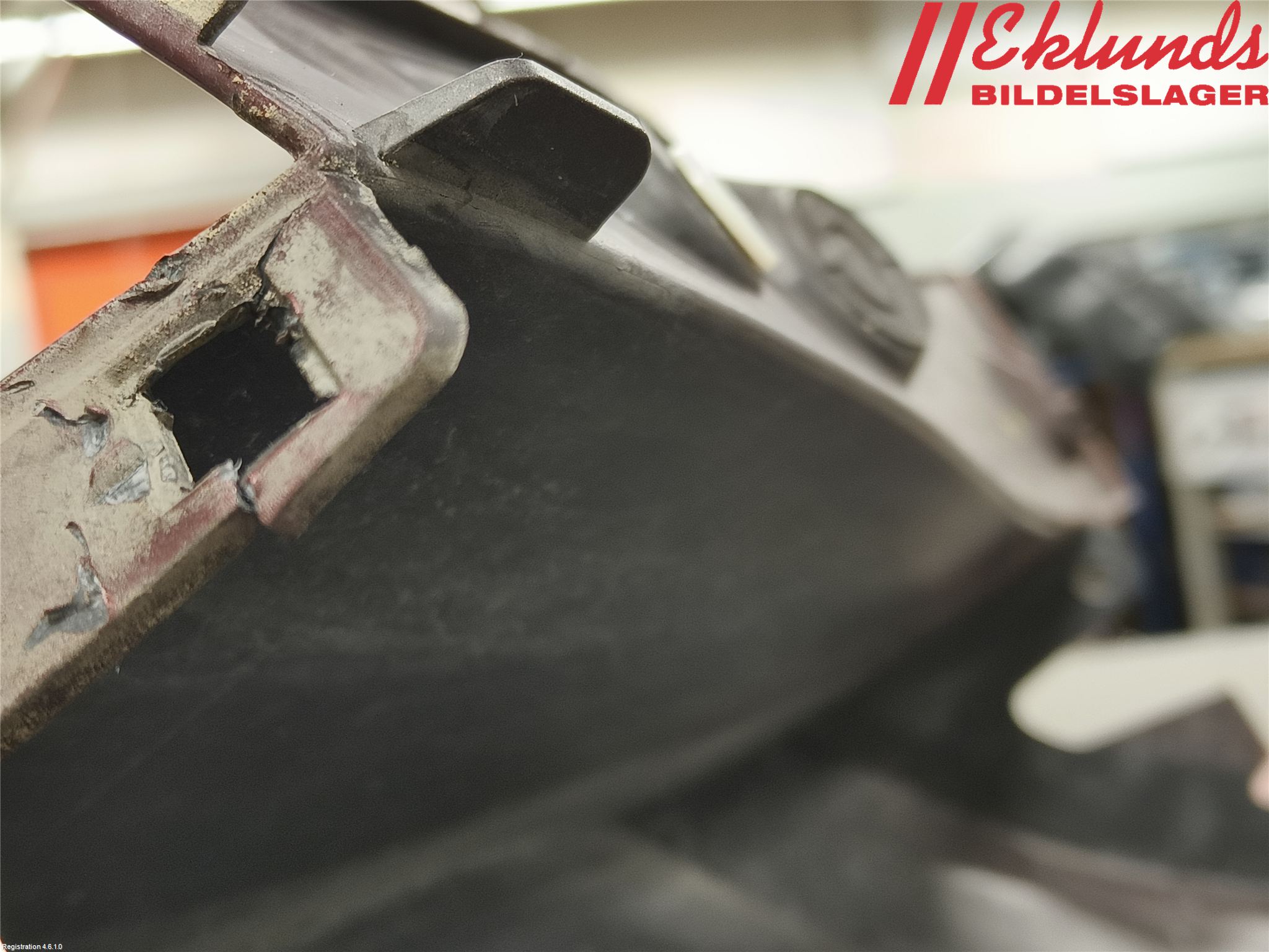 Ford KUGA 17-19 Stötfångardel Bak Vä