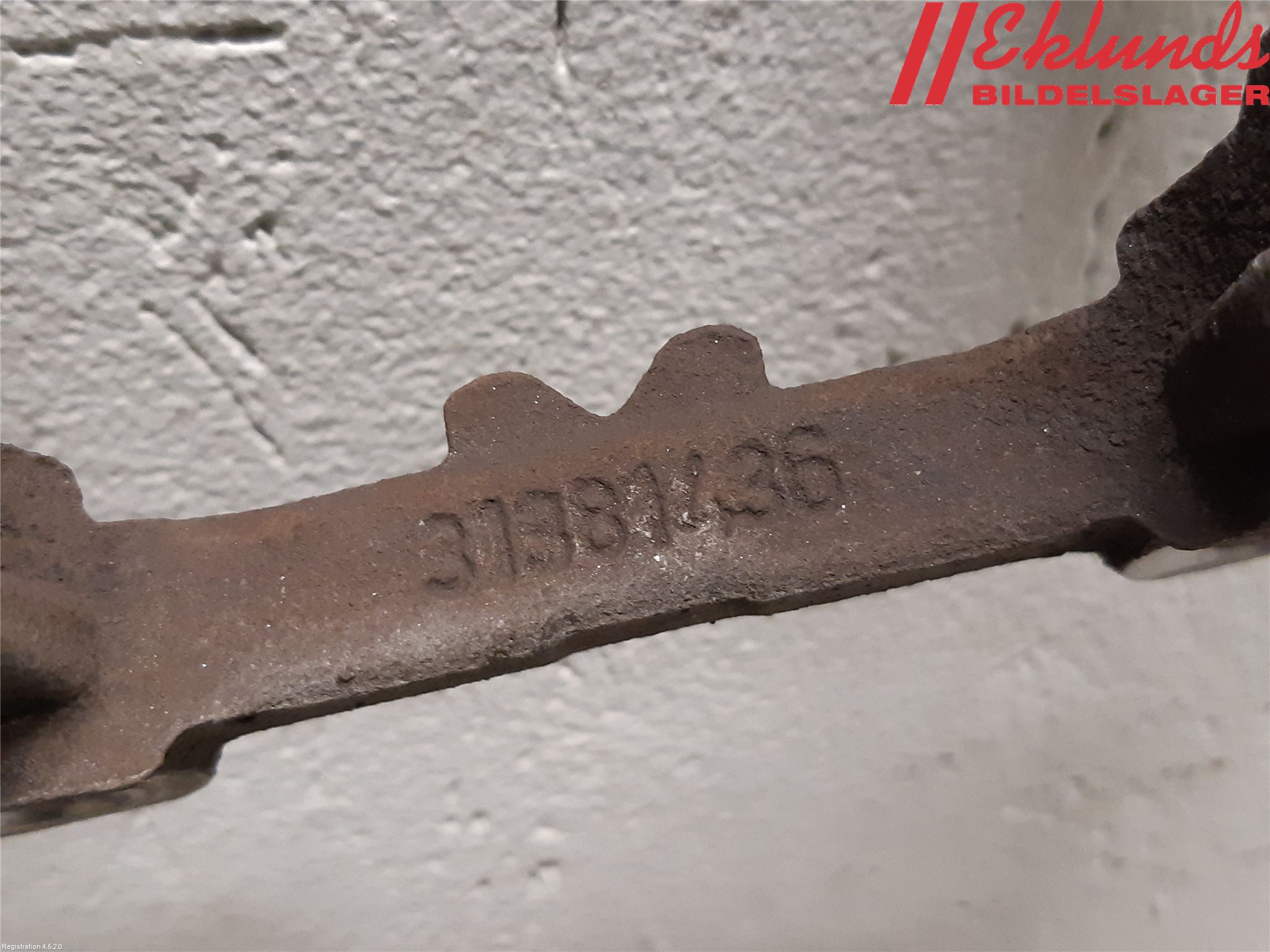 Volvo V90 17->> Bromsokshållare