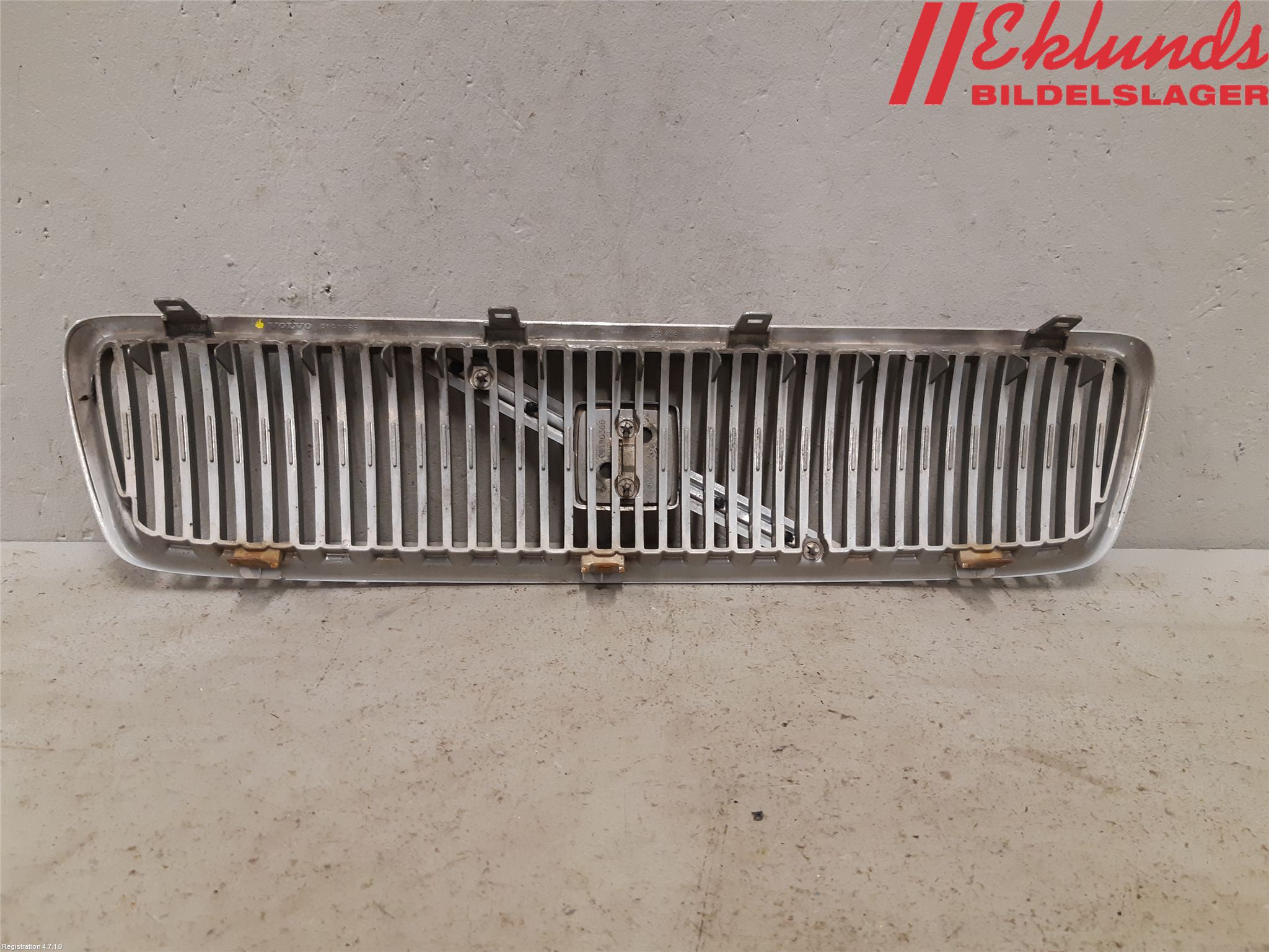 Volvo V70 00-04 Grill Komp