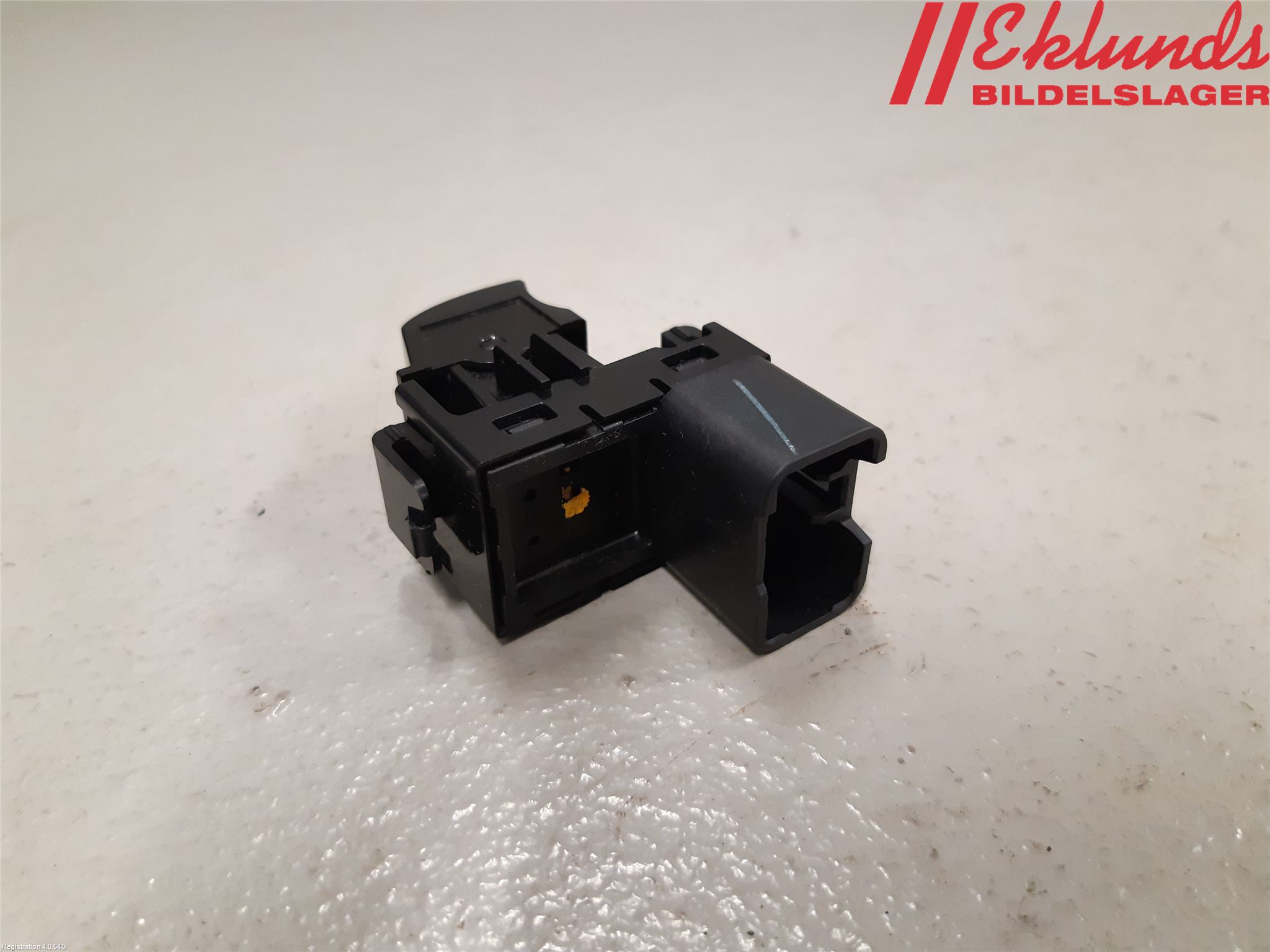 Mitsubishi OUTLANDER 13-21 Strömställare Elhiss