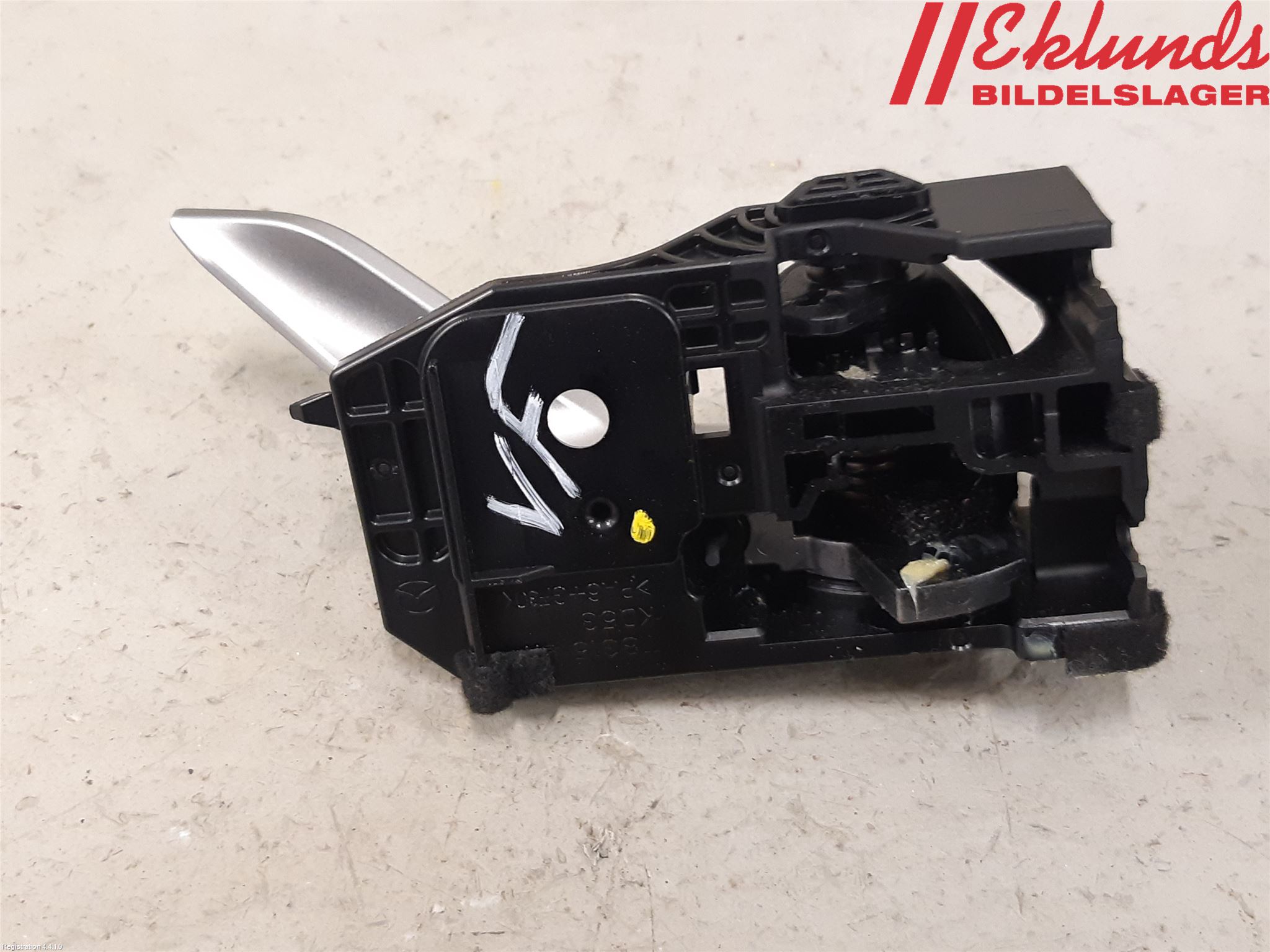 Mazda 3 III 14-19 Dörrhandtag Inre Vä