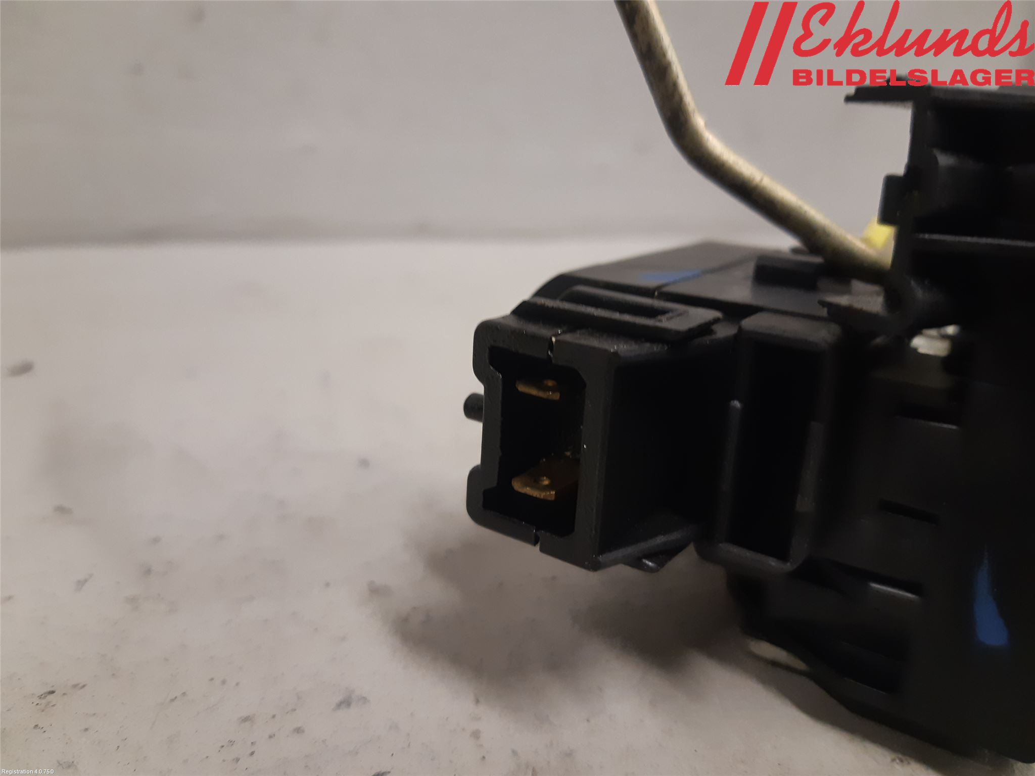 Dacia DUSTER 10-17 Låskista-Dörrlås