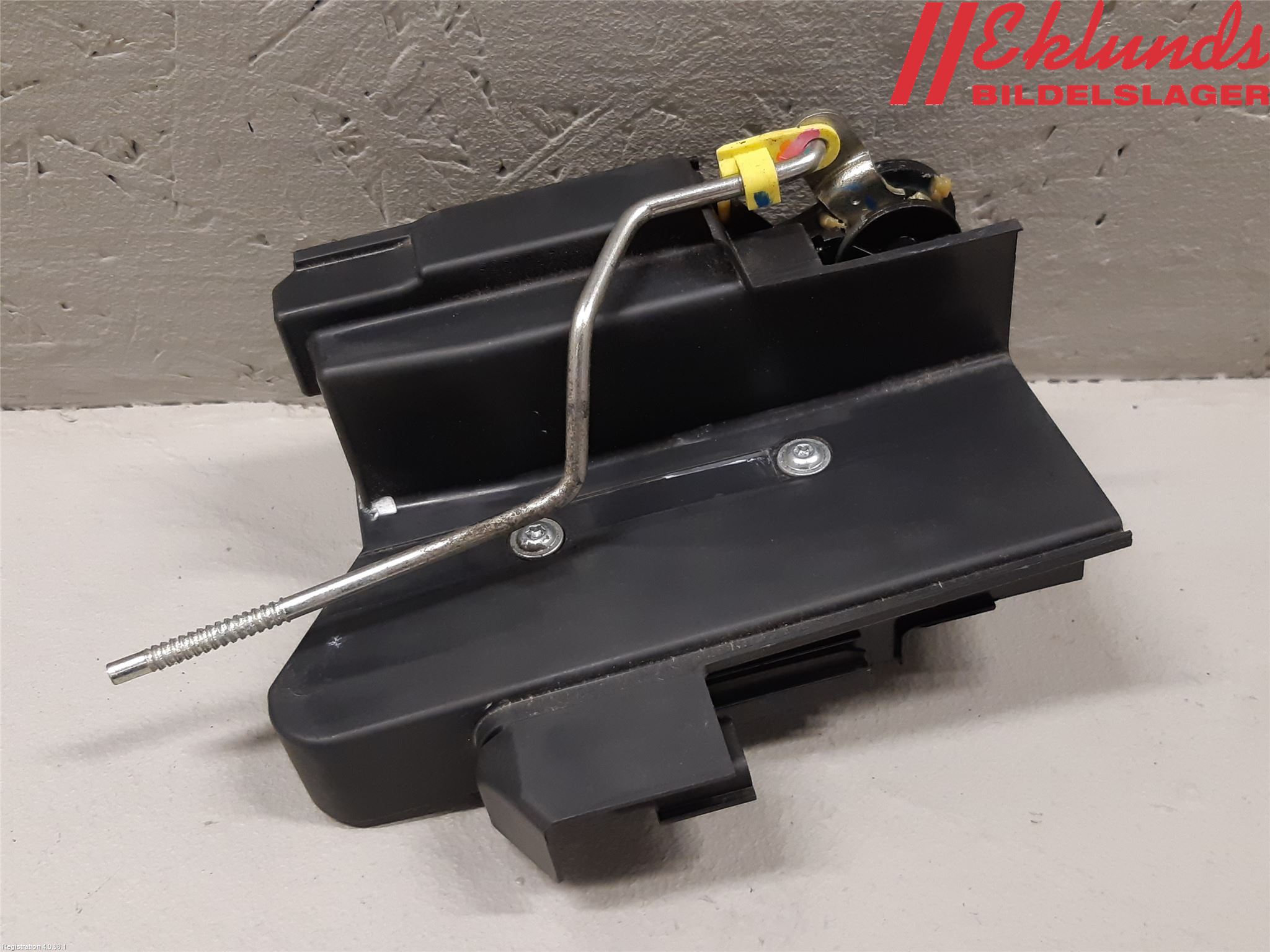 Dacia DUSTER 18-24 Låskista-Dörrlås