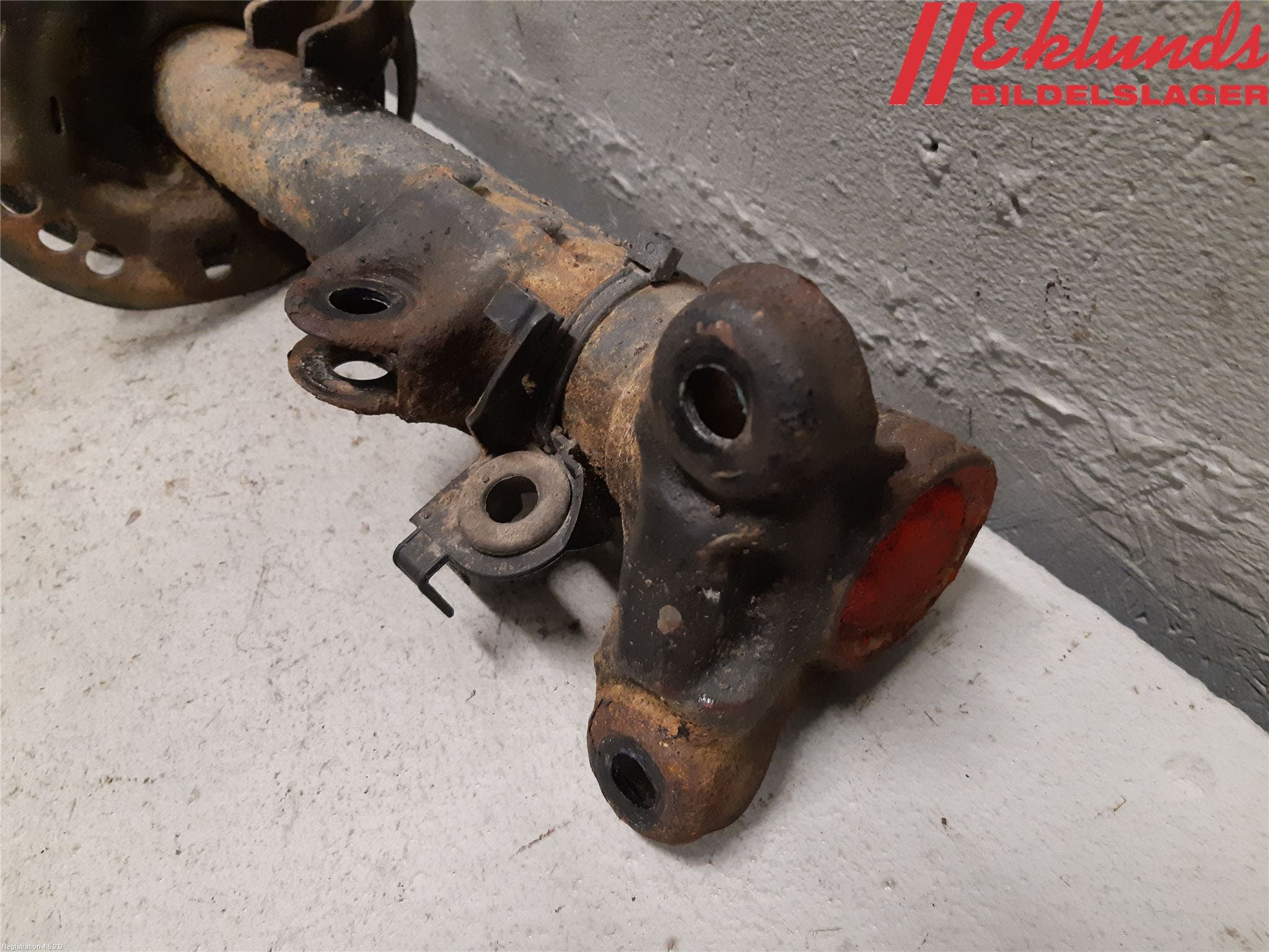 Mercedes-Benz MB E-KLASS (W212) 09-16 Fjäderben Fram Vänster