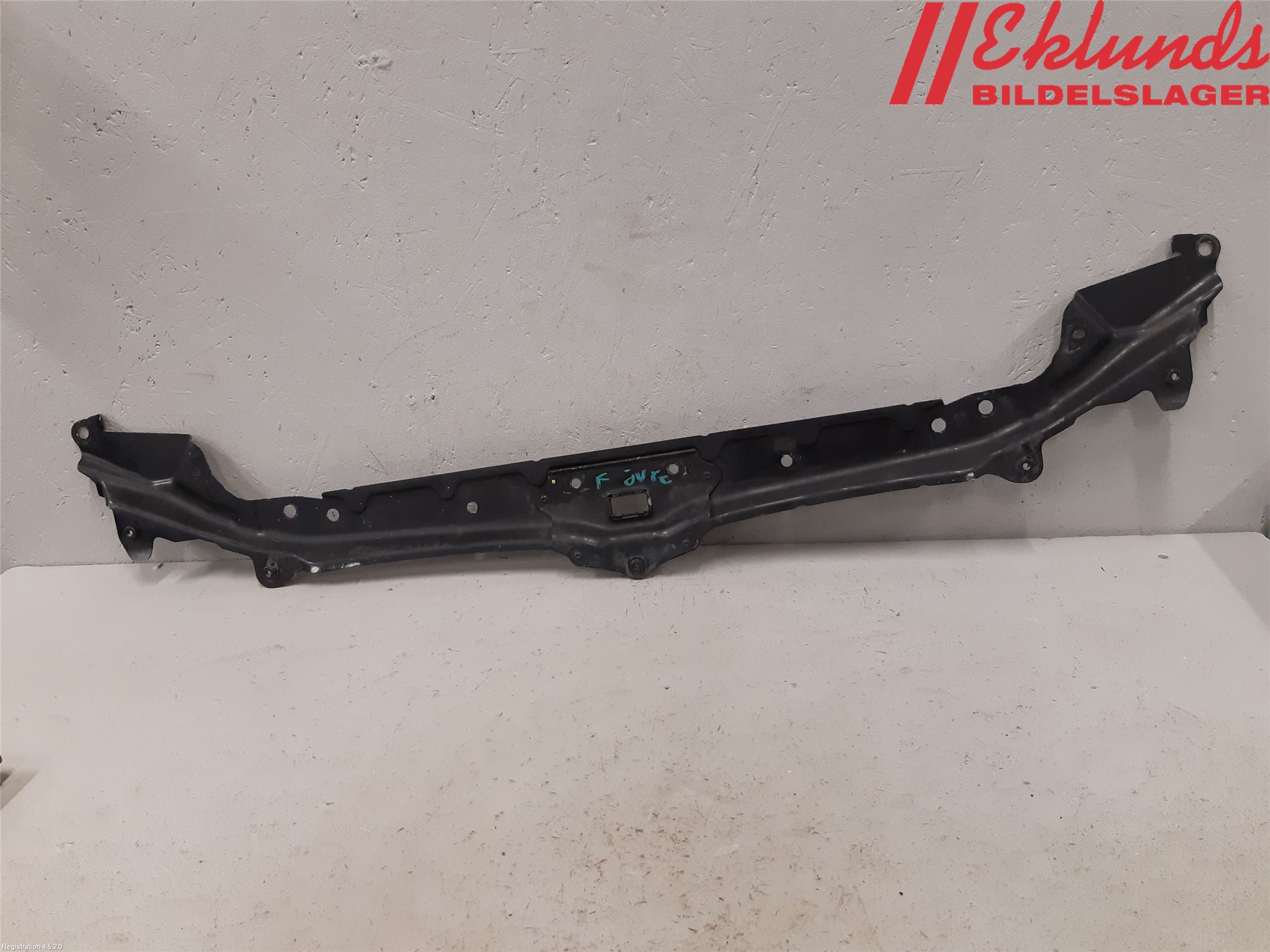 BMW 5 E60/61 Sed/Tou 02-10 Frontplåt