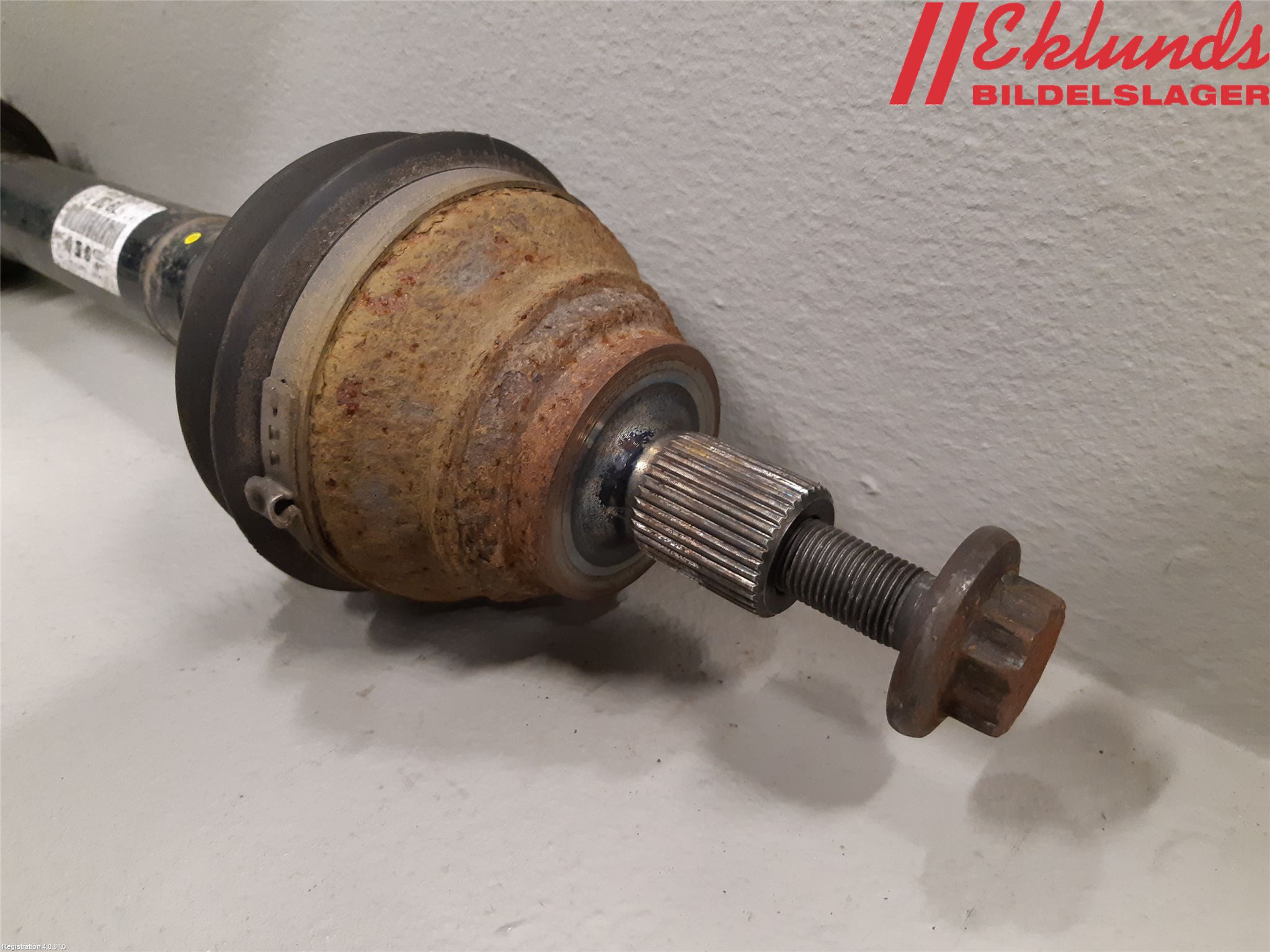 Volkswagen VW PASSAT 11-14 Drivaxel Fram Höger