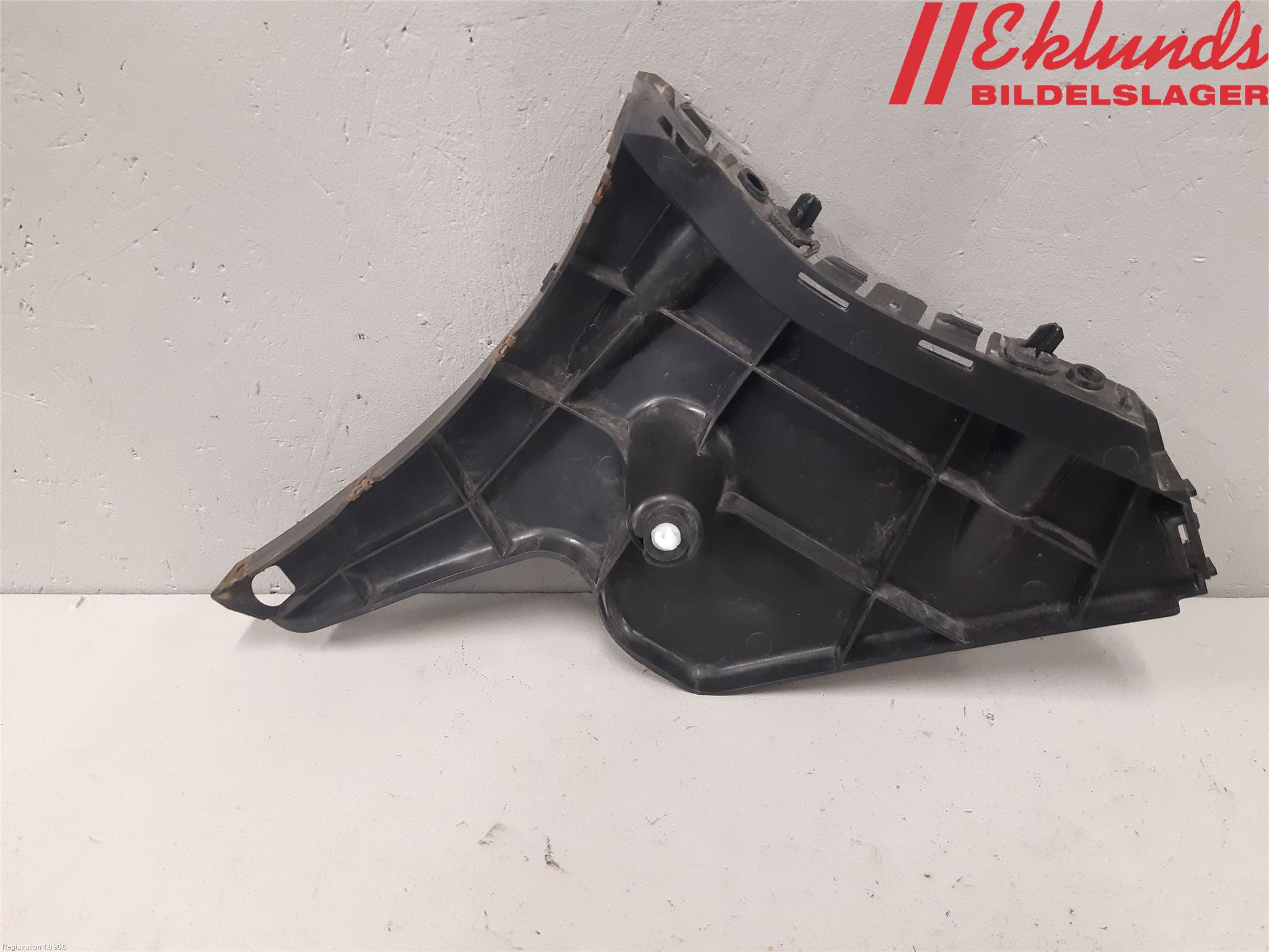 Volvo S60 11-13 Stötfångarfäste Bak Hö