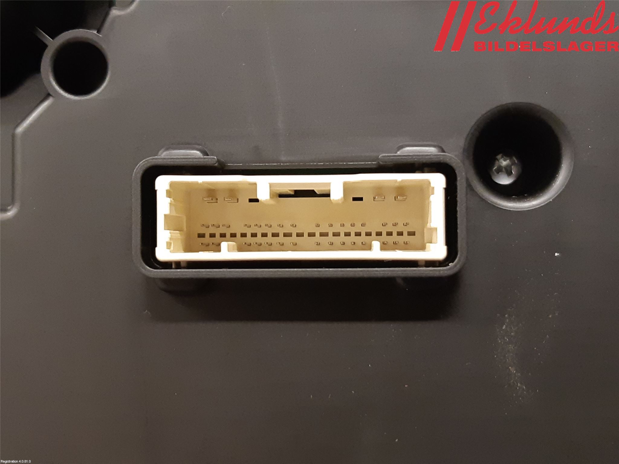 Toyota YARIS XP21 20- Instrument Komb