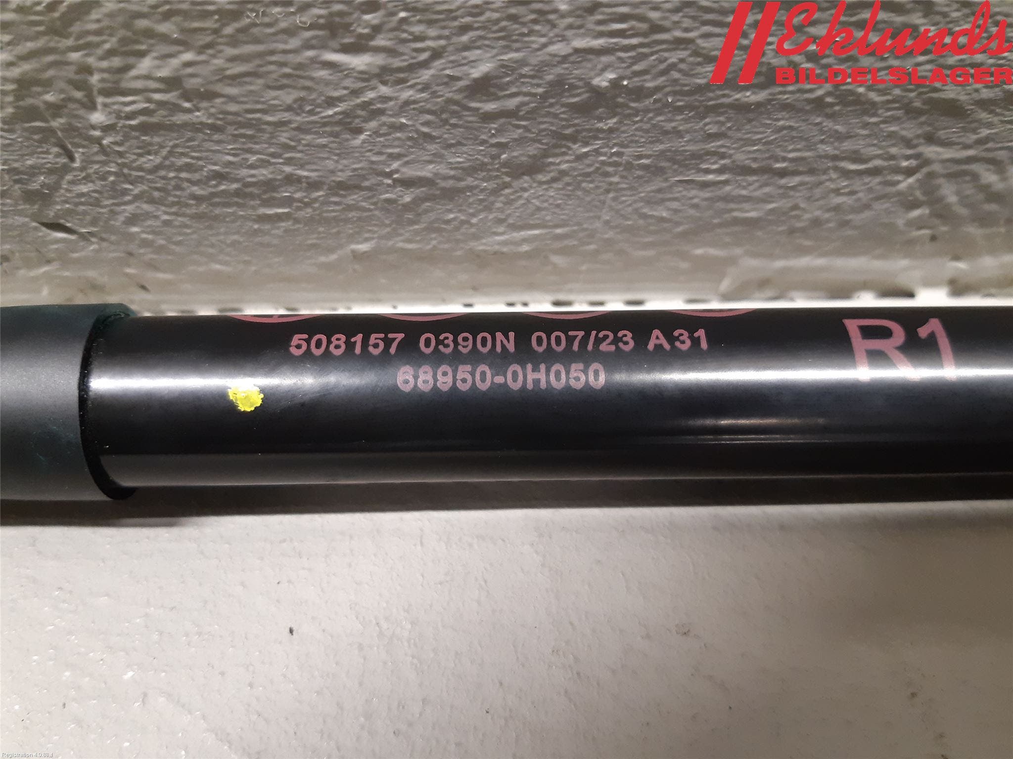 Toyota AYGO X AB70 22- Gasfjäder Baklucka