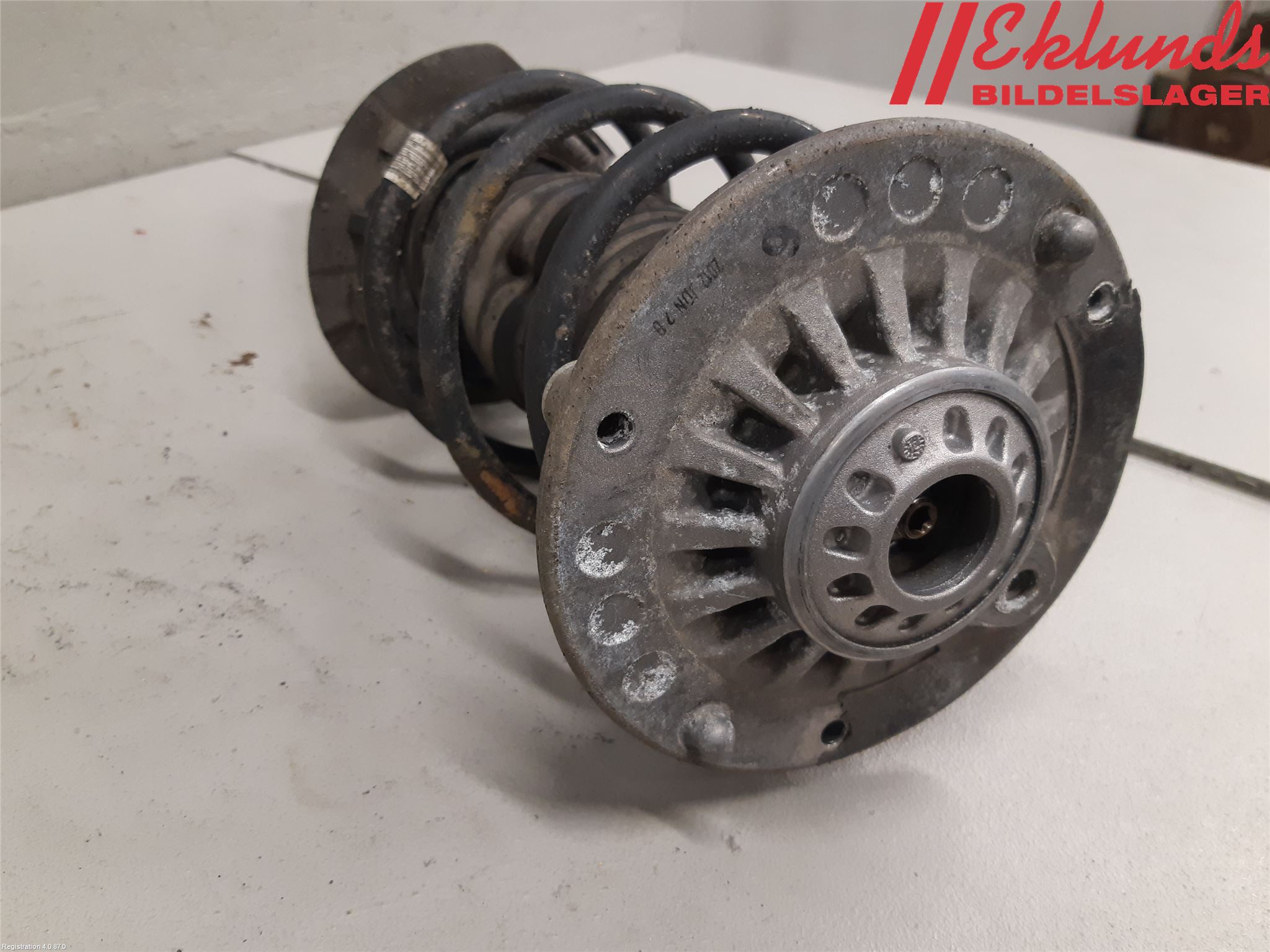 BMW 1 F20/F21 11-19 Fjäderben Fram Vänster