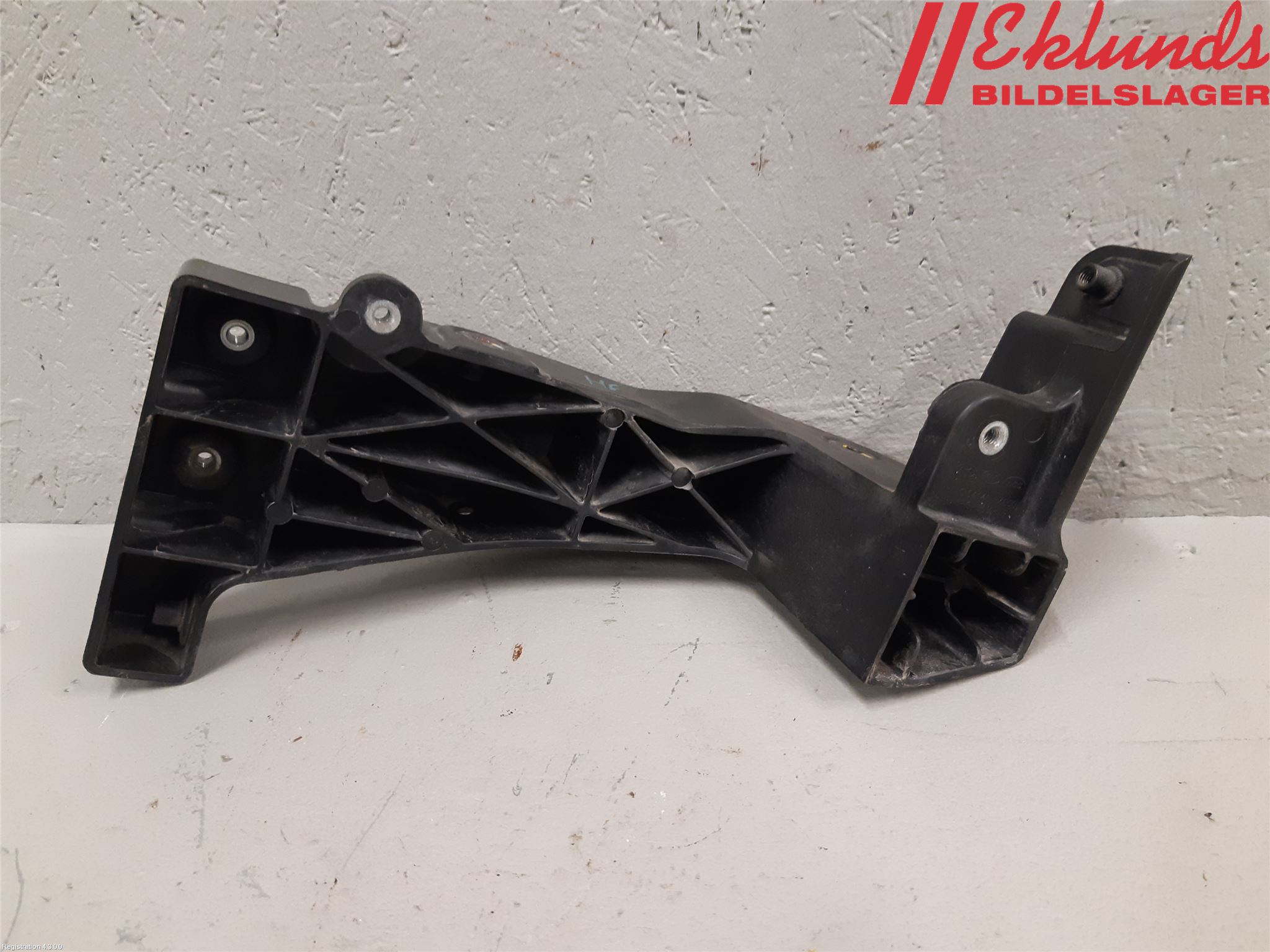 Hyundai i40 08-15 Strålkast Fästsarg