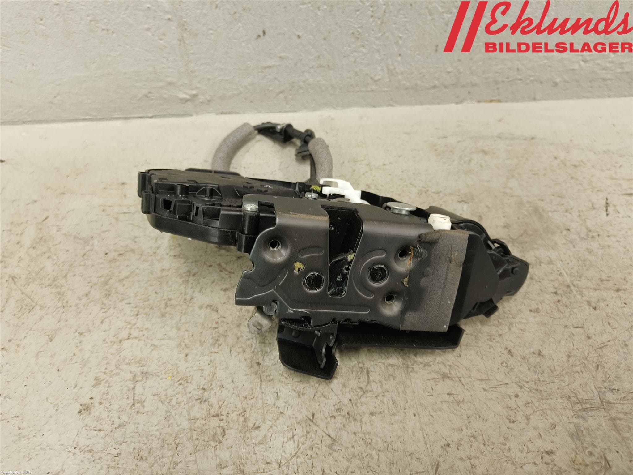 Volvo XC60 09-13 Låskista-Dörrlås