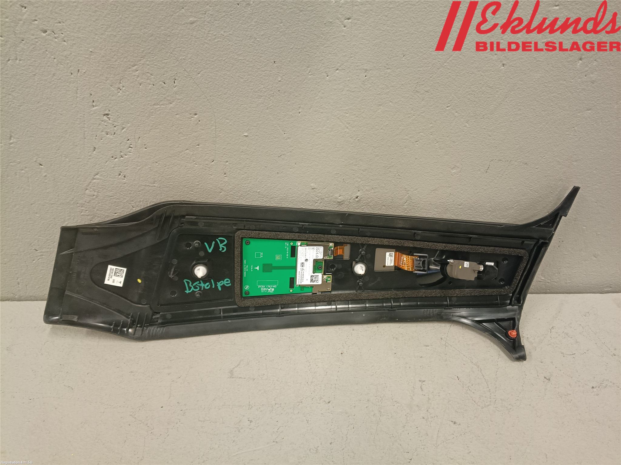 Tesla MODEL Y 21- Dörr Dekorlist Bak Vä