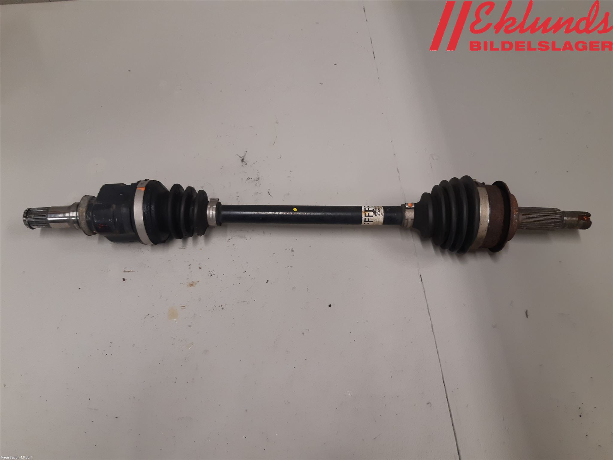 Toyota YARIS XP130 15-20 Drivaxel Fram Vänster