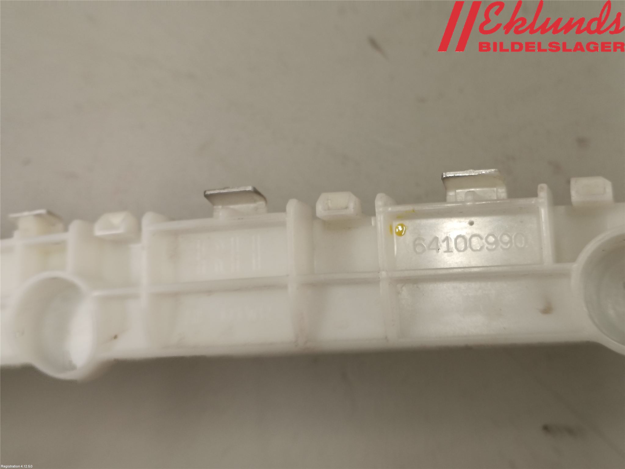 Mitsubishi ECLIPS CROSS Stötfångarfäste Bak Hö