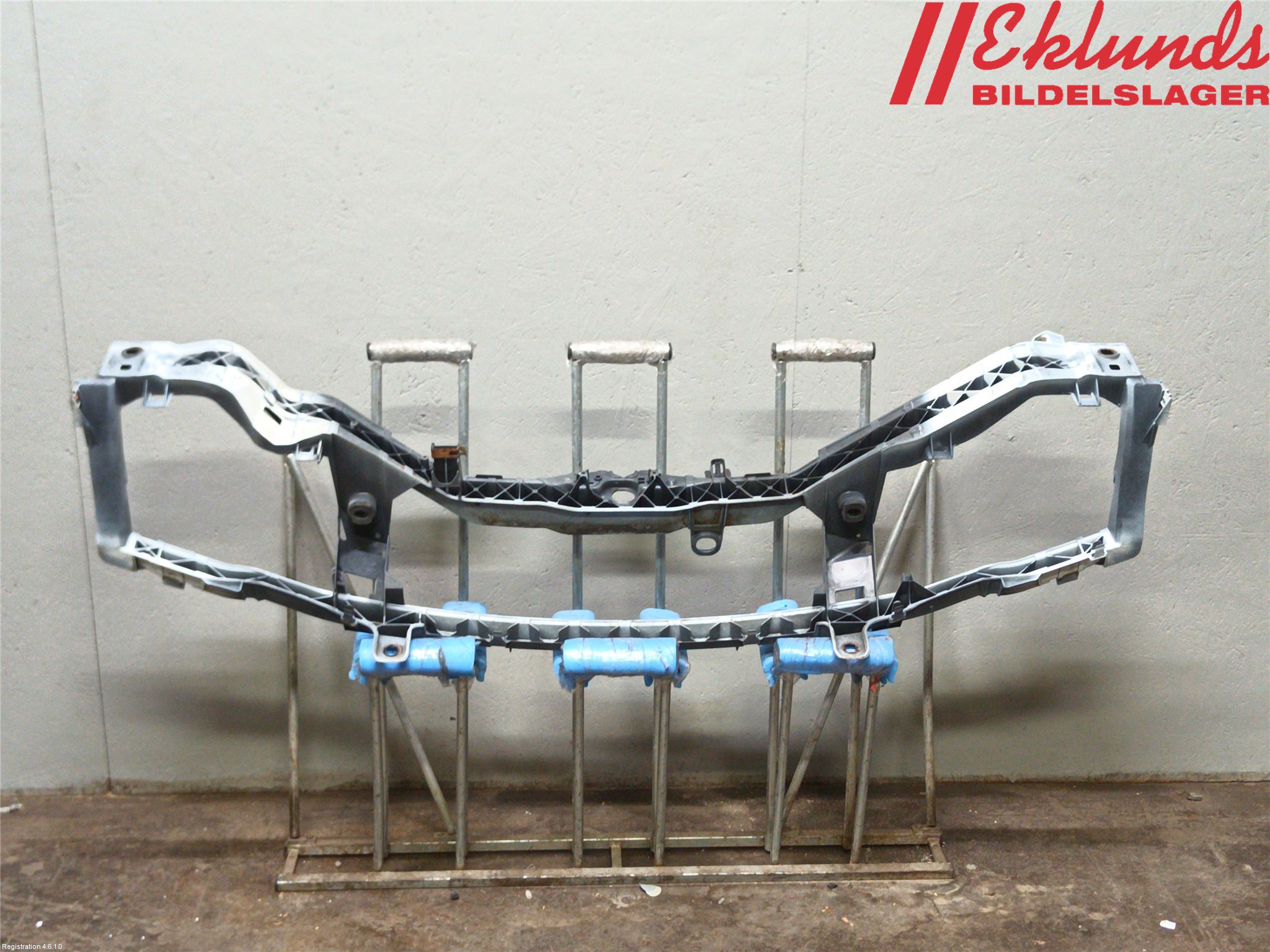 Ford FOCUS 08-11 Front Huvlåsplåt-Balk