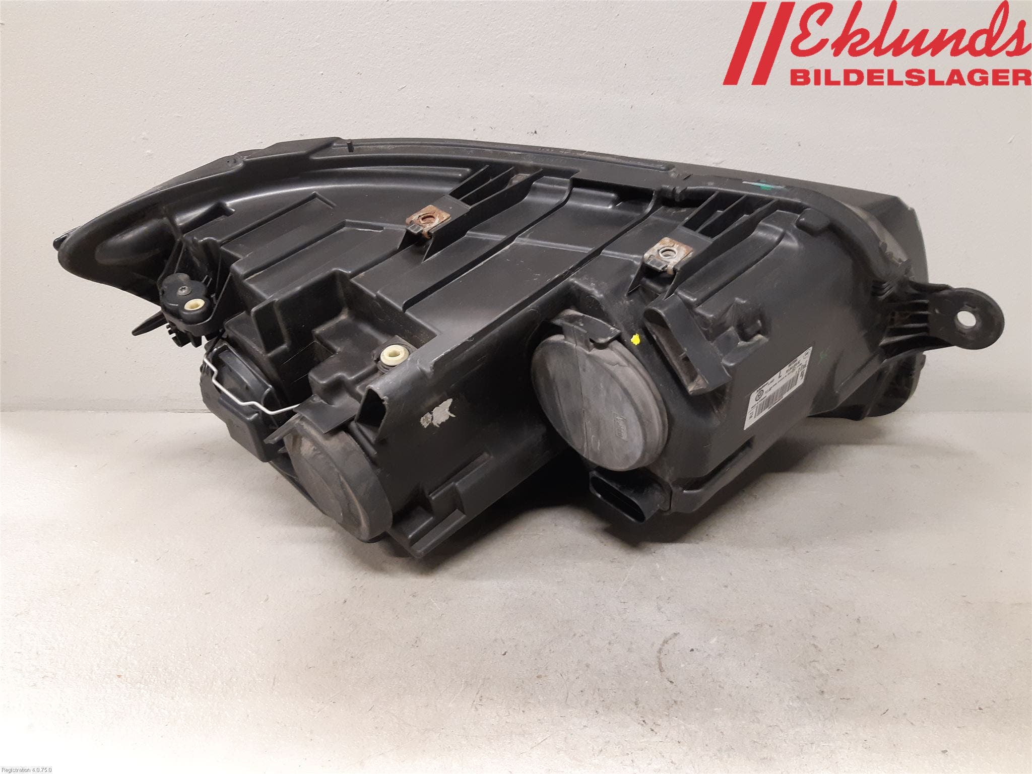 Volkswagen VW TRANSP/CARAVELLE (T5) 04-15 Strålkastare Vänster