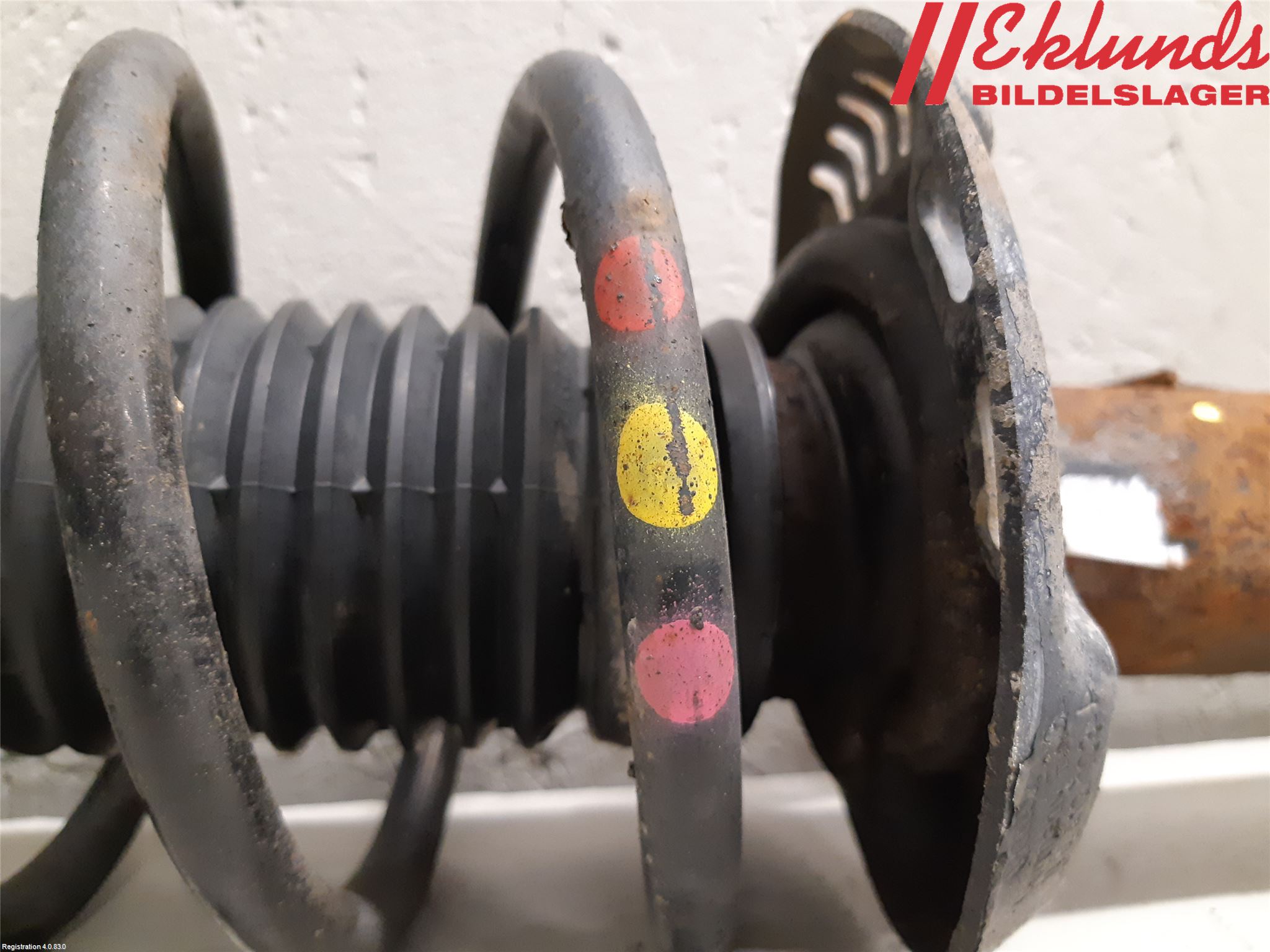 Volkswagen VW TOURAN 03-10 Fjäderben Fram Vänster