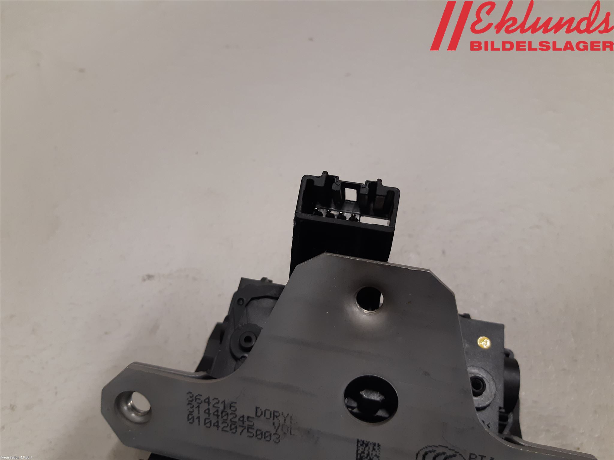 Volvo V40 12-19 Låskista Baklucka