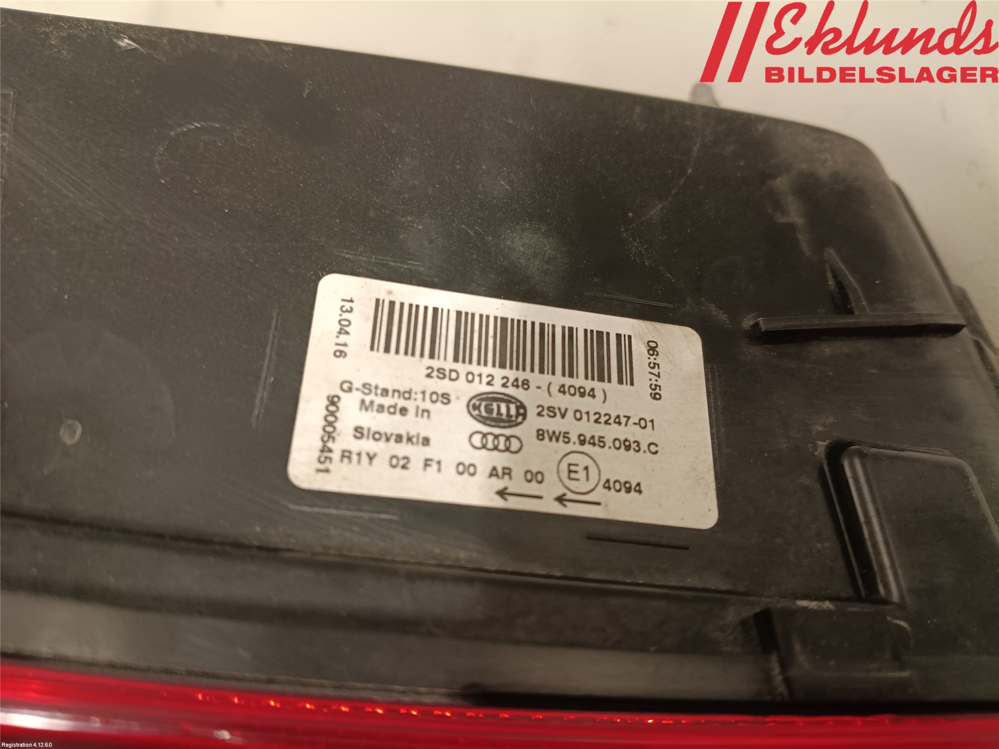 Audi A4/S4 B9 16-19 Bakljus Lucka Vä