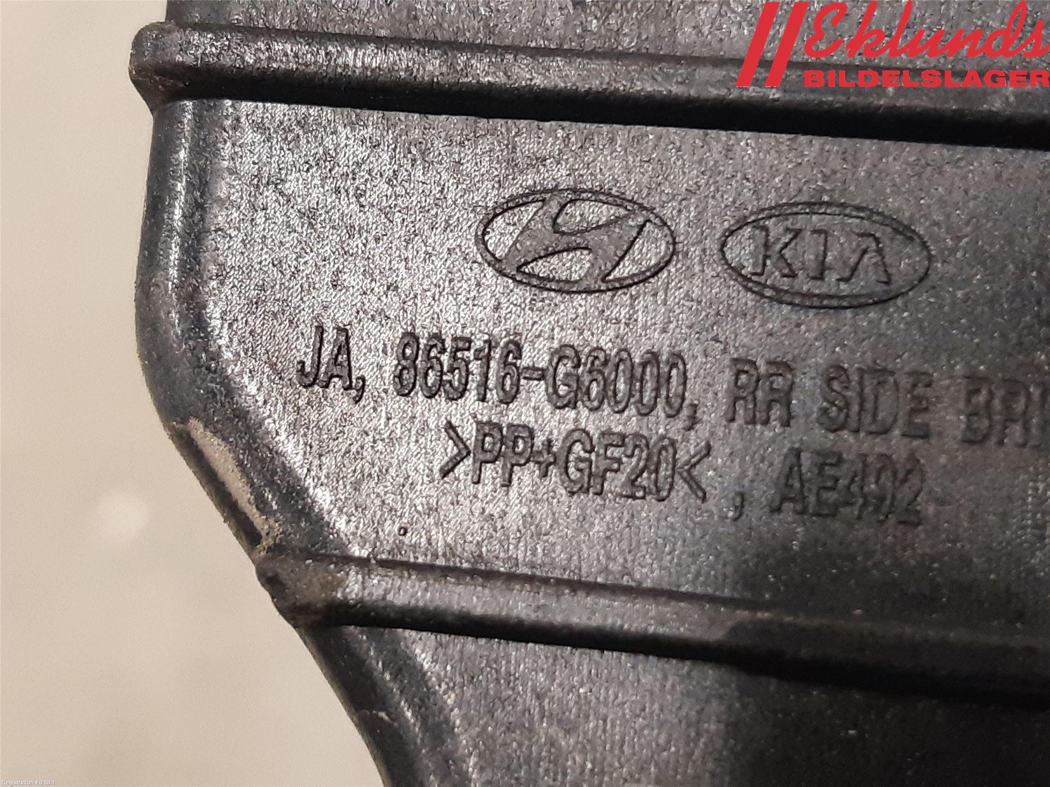 Kia PICANTO 17- Stötfångarfäste Bak Hö