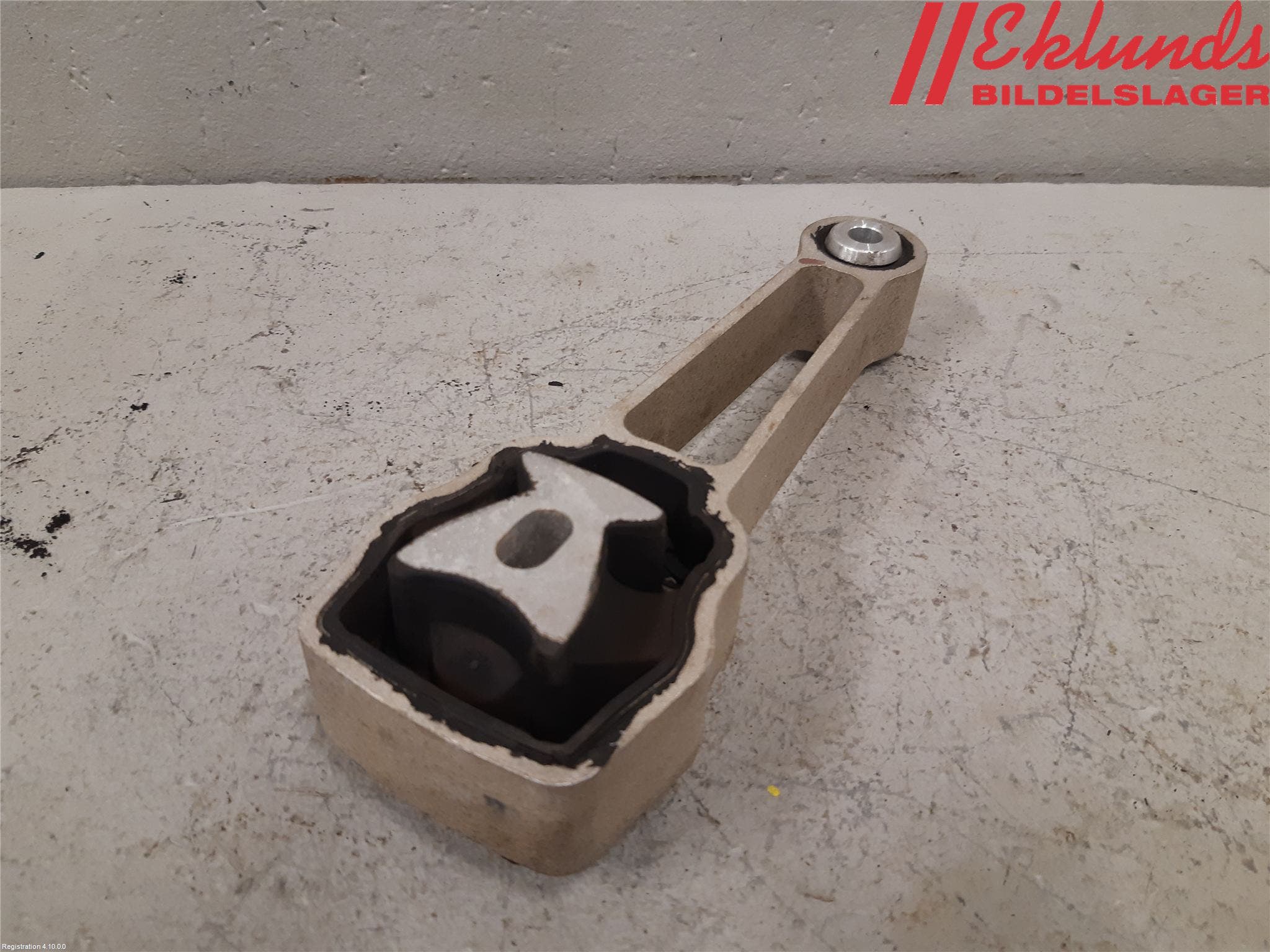 Volvo V70 14-16 Motorfäste