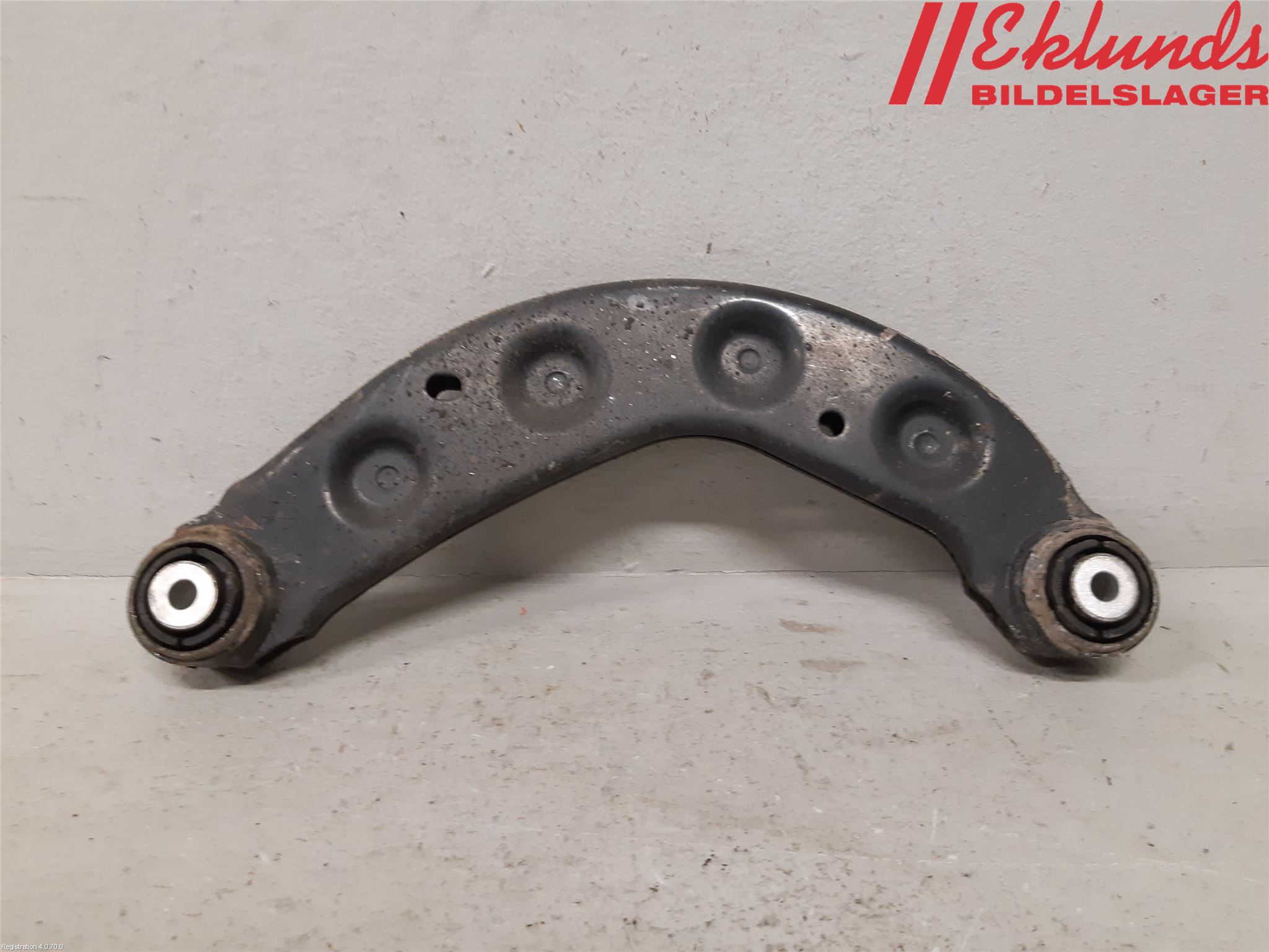 Volvo V90 17->> Bärarm Bak Övre Vänster