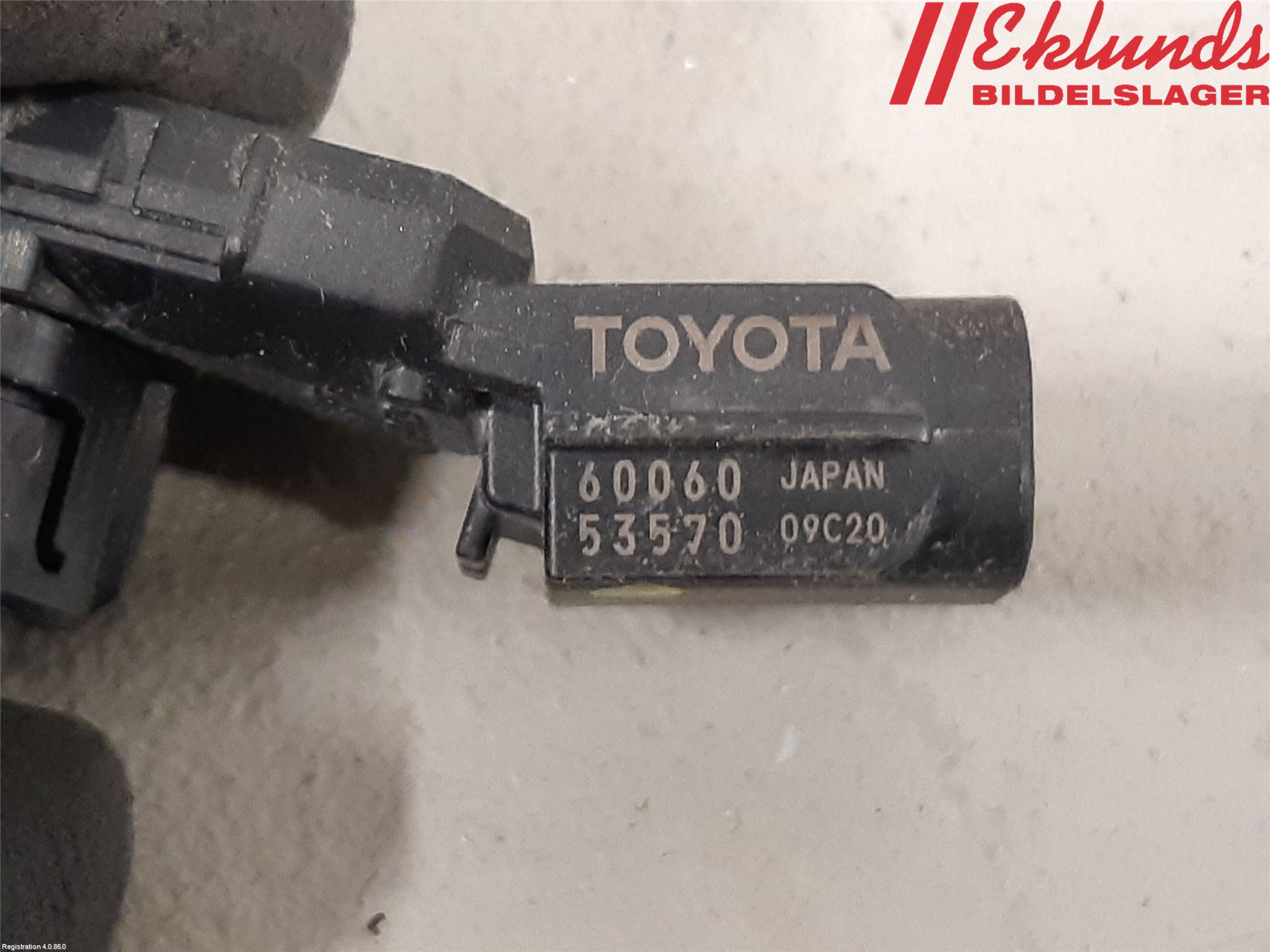 Toyota RAV4 19- Parkeringshjälp Frontsensor