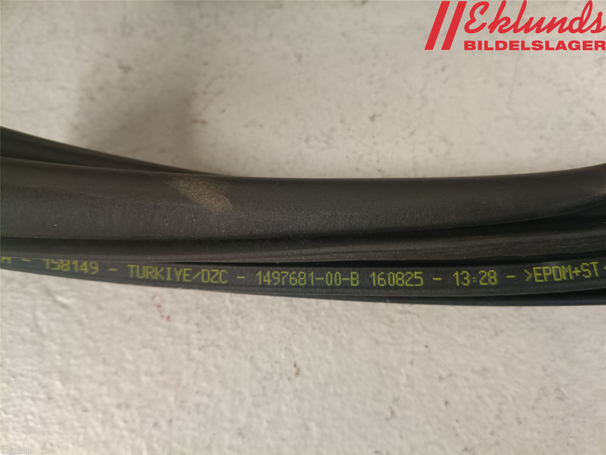 Tesla MODEL Y 21- Dörr Gummilist