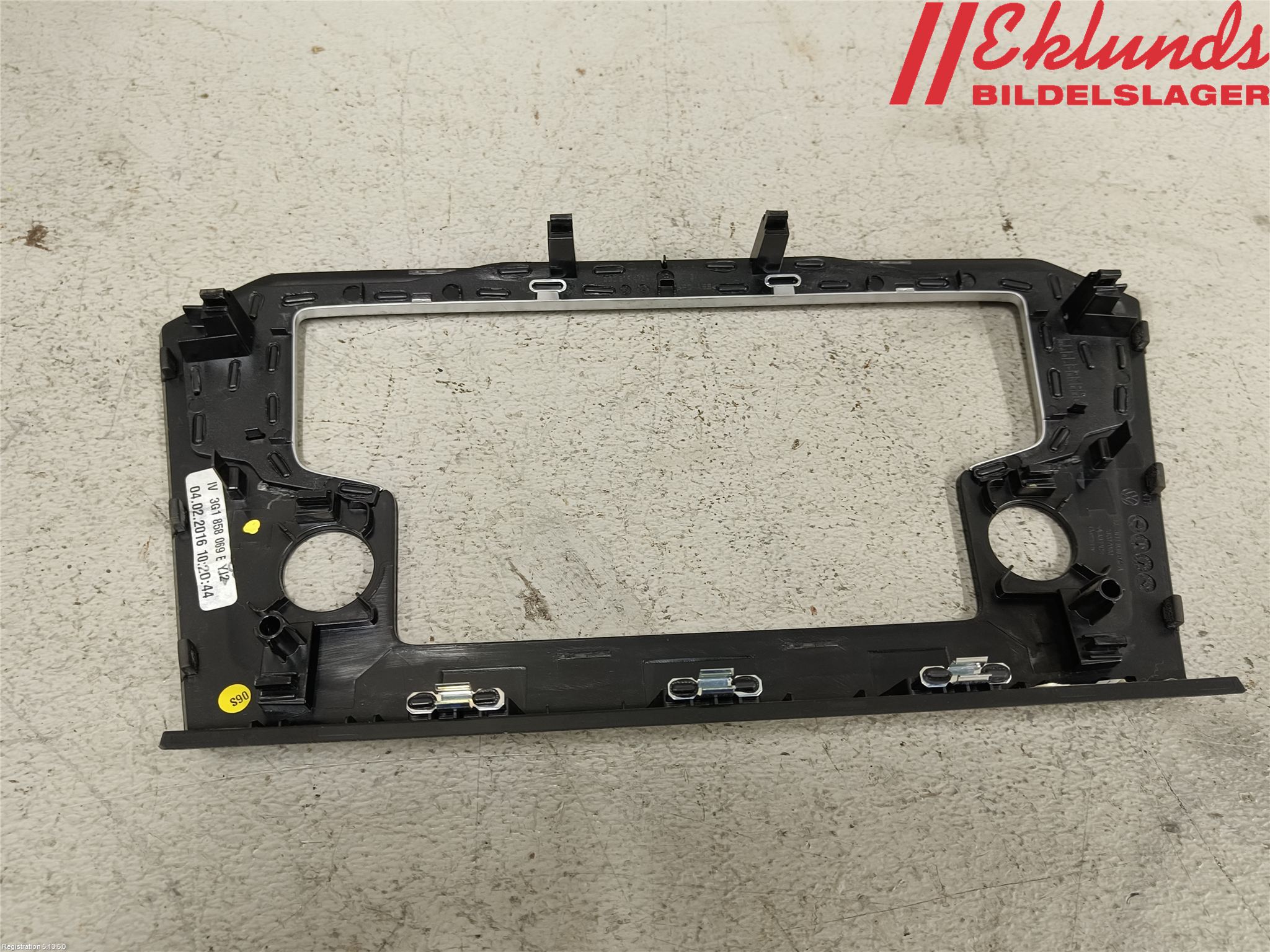 Volkswagen VW PASSAT 15-19 Instrument-Radio Sarg