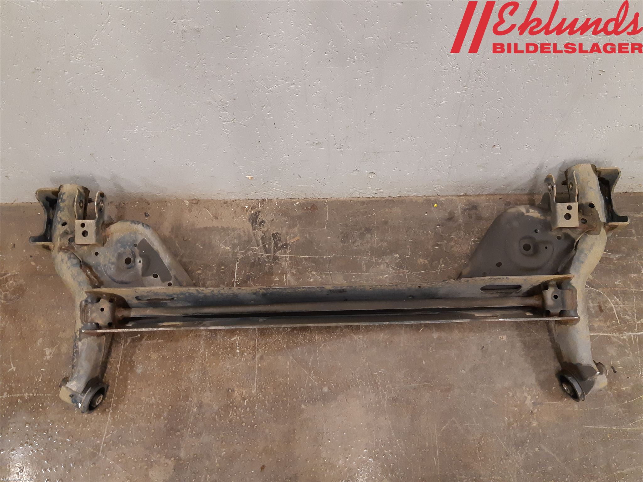 Nissan LEAF 18- Bakaxel