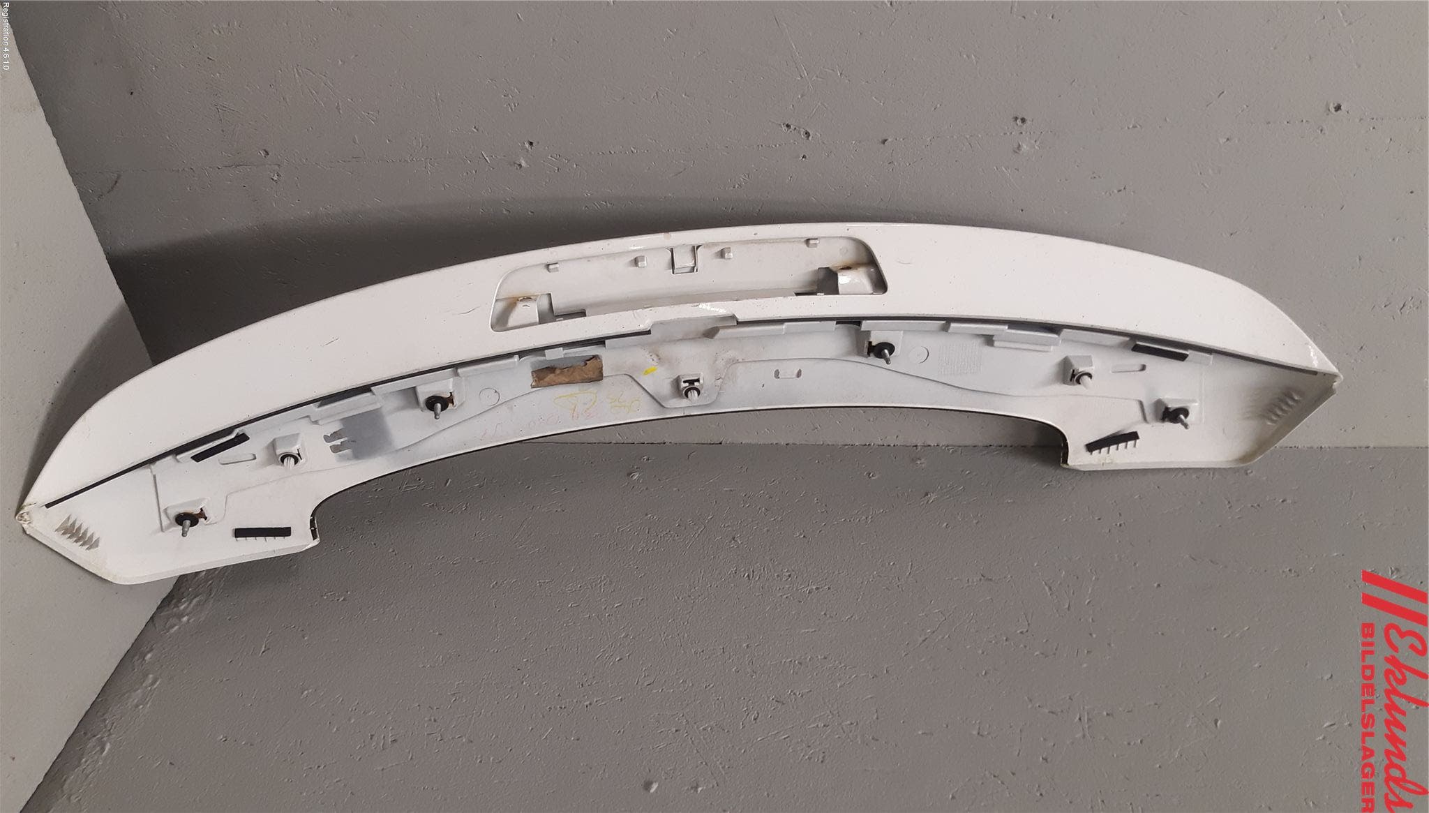 Toyota AVENSIS 09-15 Spoiler Baklucka