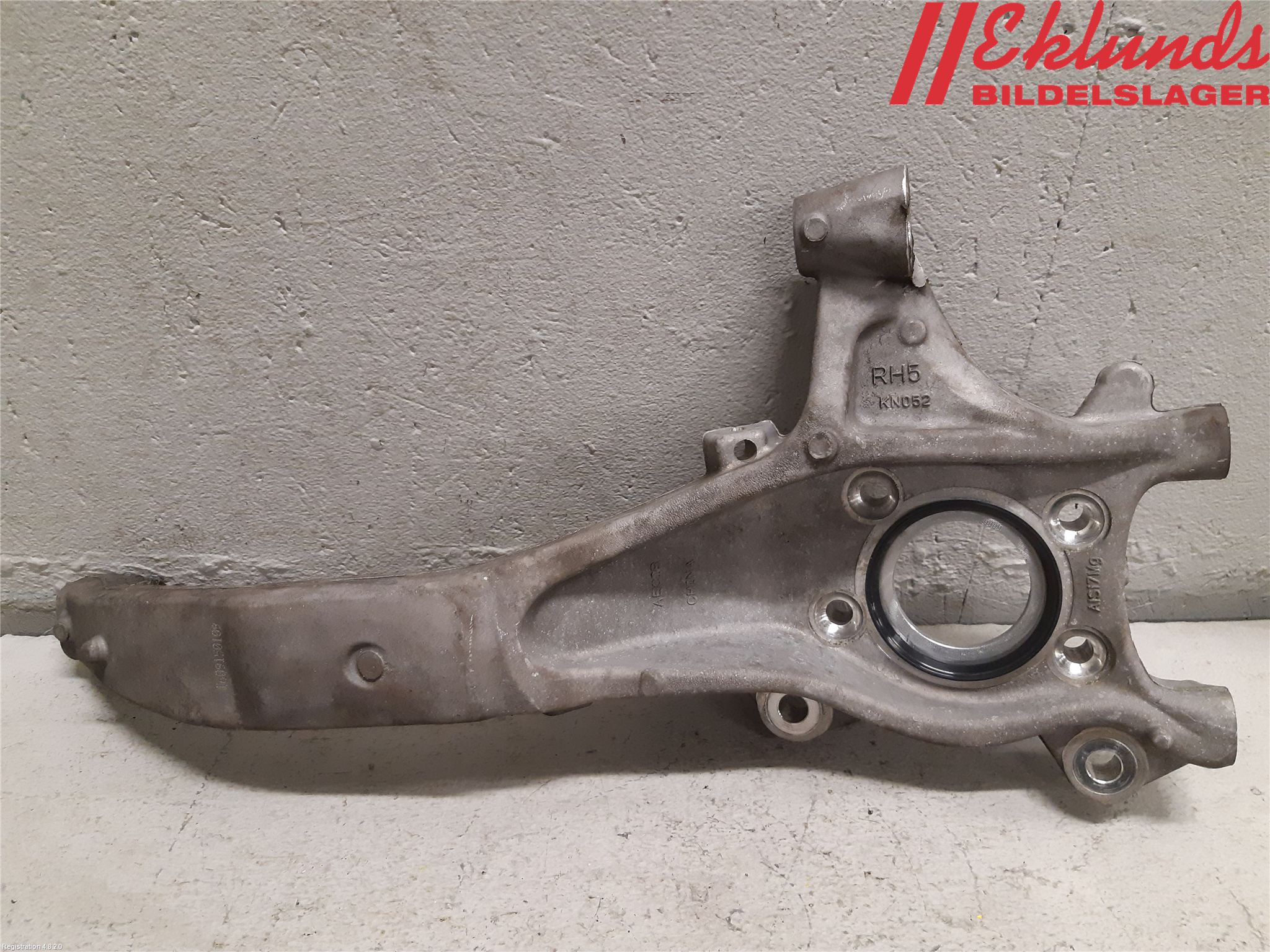 Volvo XC90/RECHARGE 16- Styrspindel Lagerhus Hö