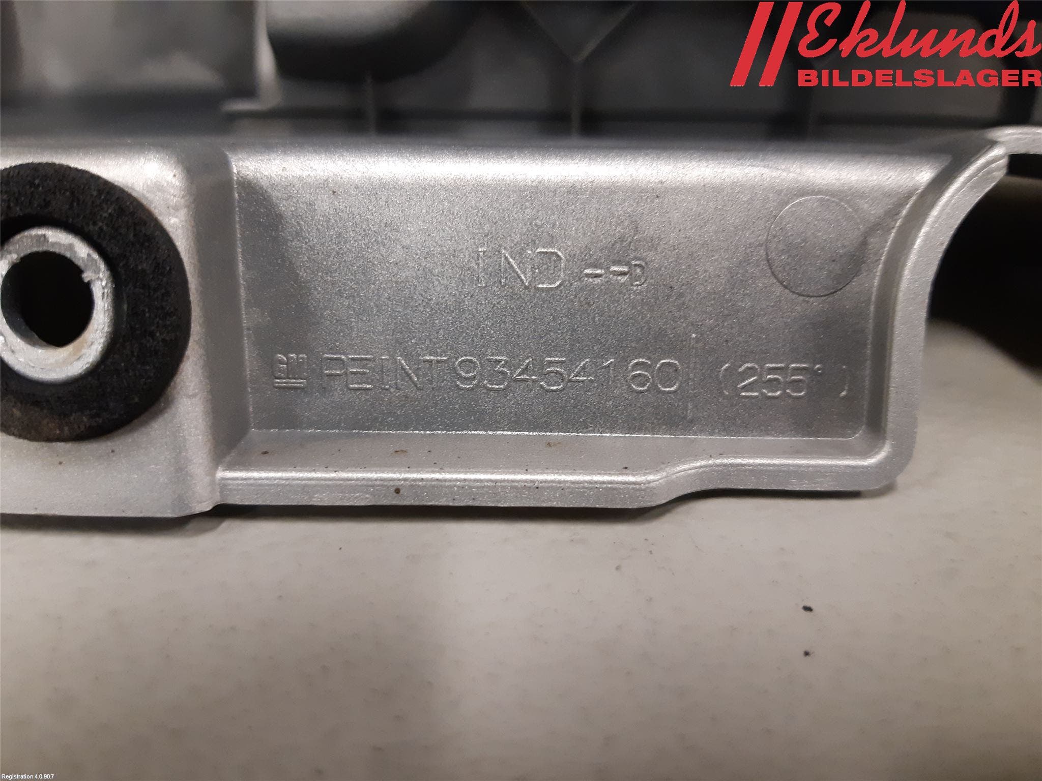 Opel VIVARO 15-19 Bakljussarg