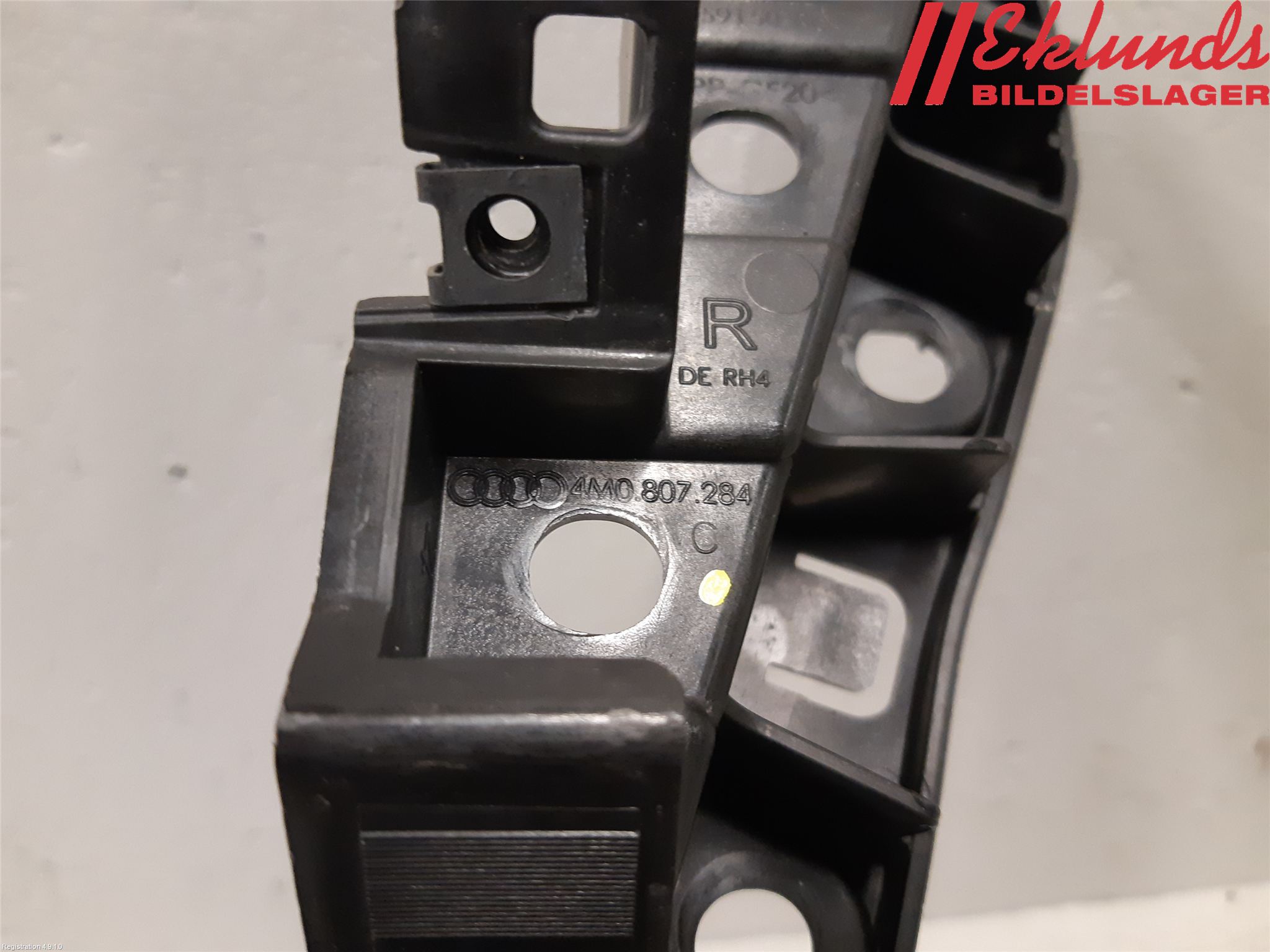 Audi Q7/SQ7 Stötfångarfäste Fram Hö